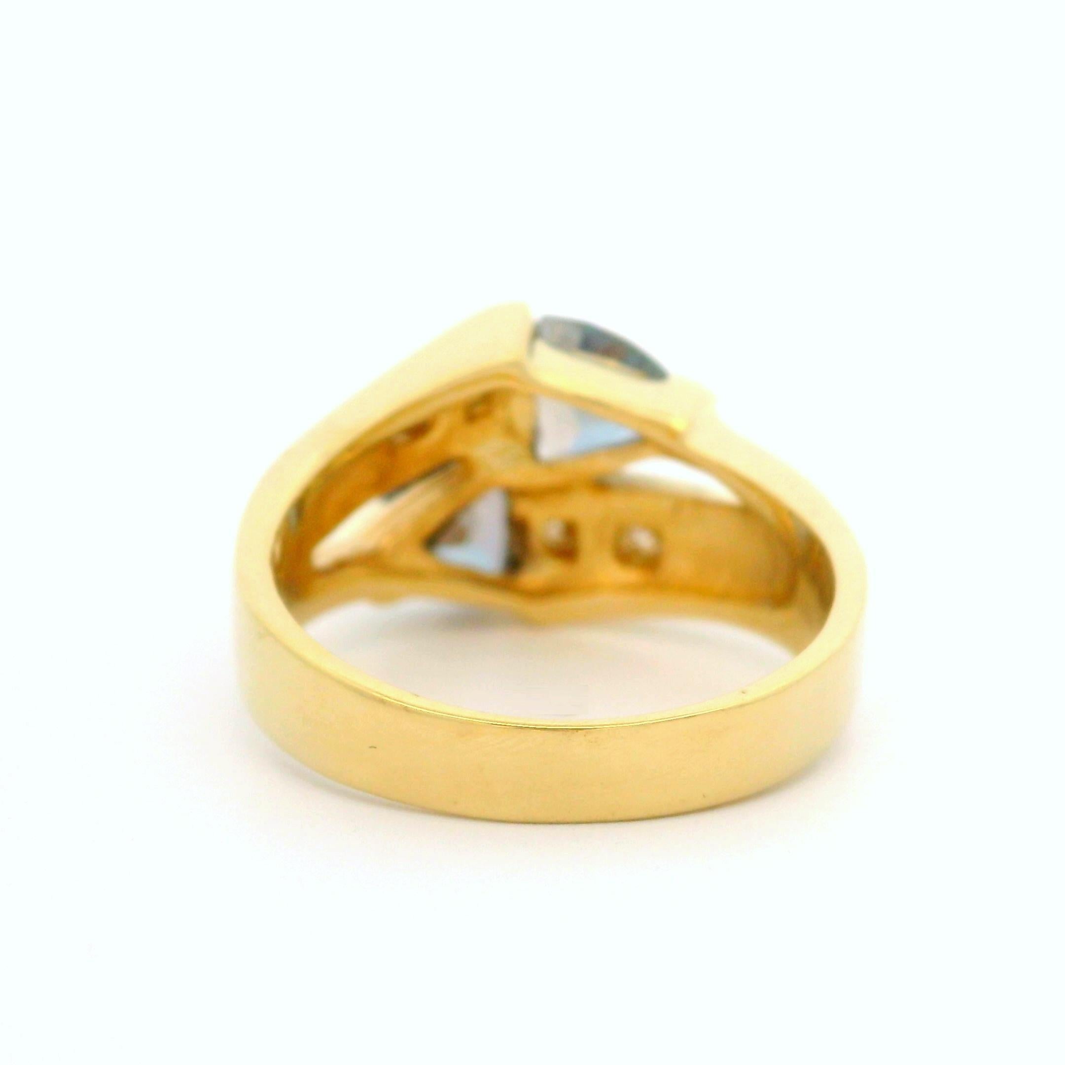 Anello da cocktail in oro giallo 14k con taglio trilione e diamante topazio mistico in vendita 7