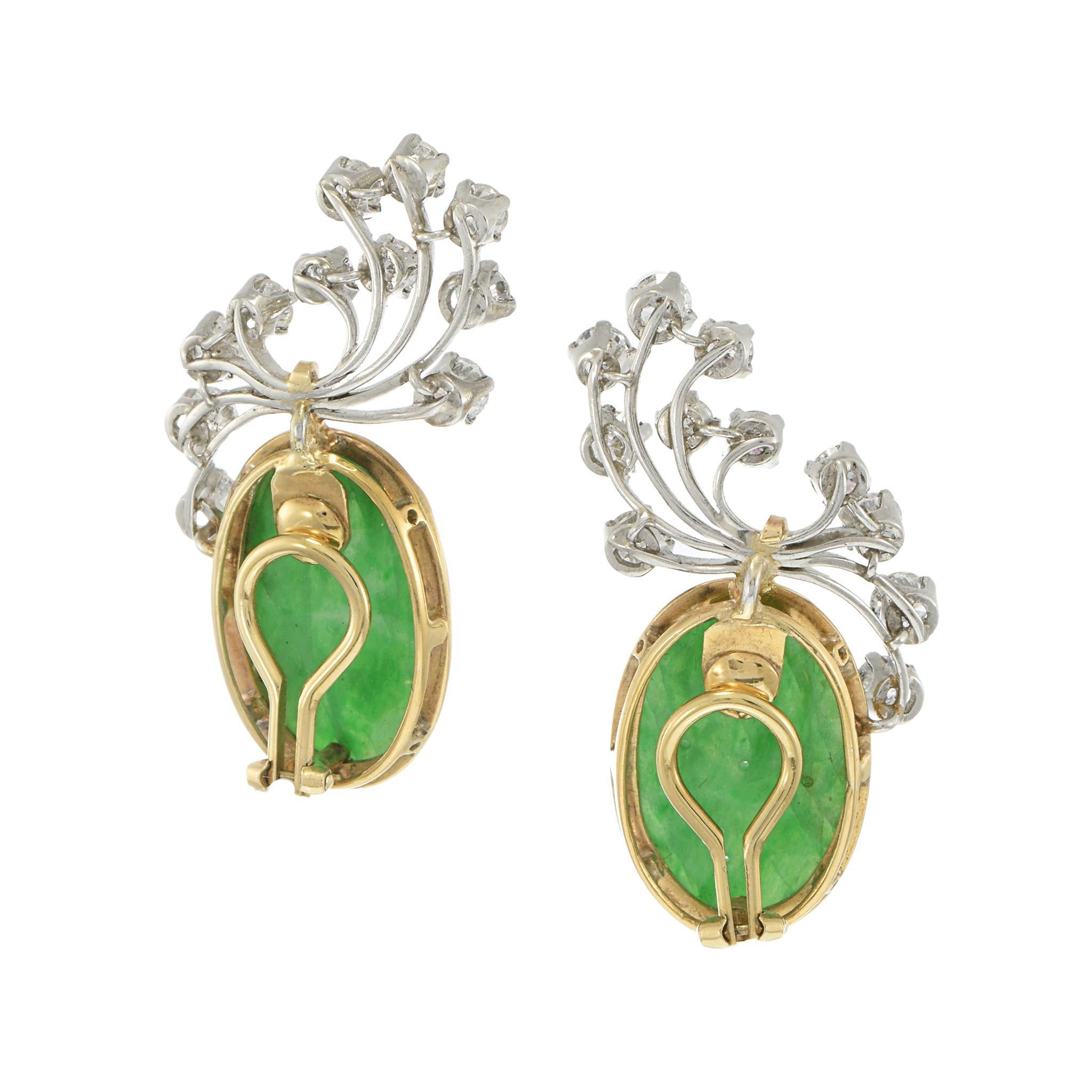 Pendientes de Jade Natural Tallado y Diamantes Estate 14KT y Platino en venta 1