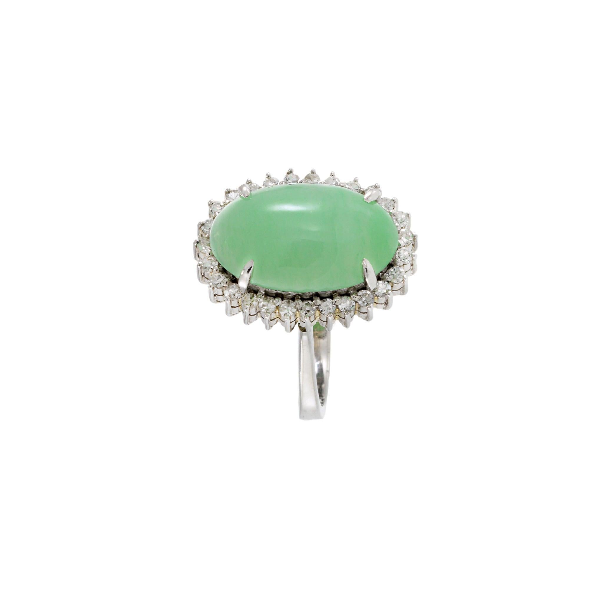 Estate 14KT White Gold Oval Jade & Diamond Halo Ring In Good Condition For Sale In New York, NY
