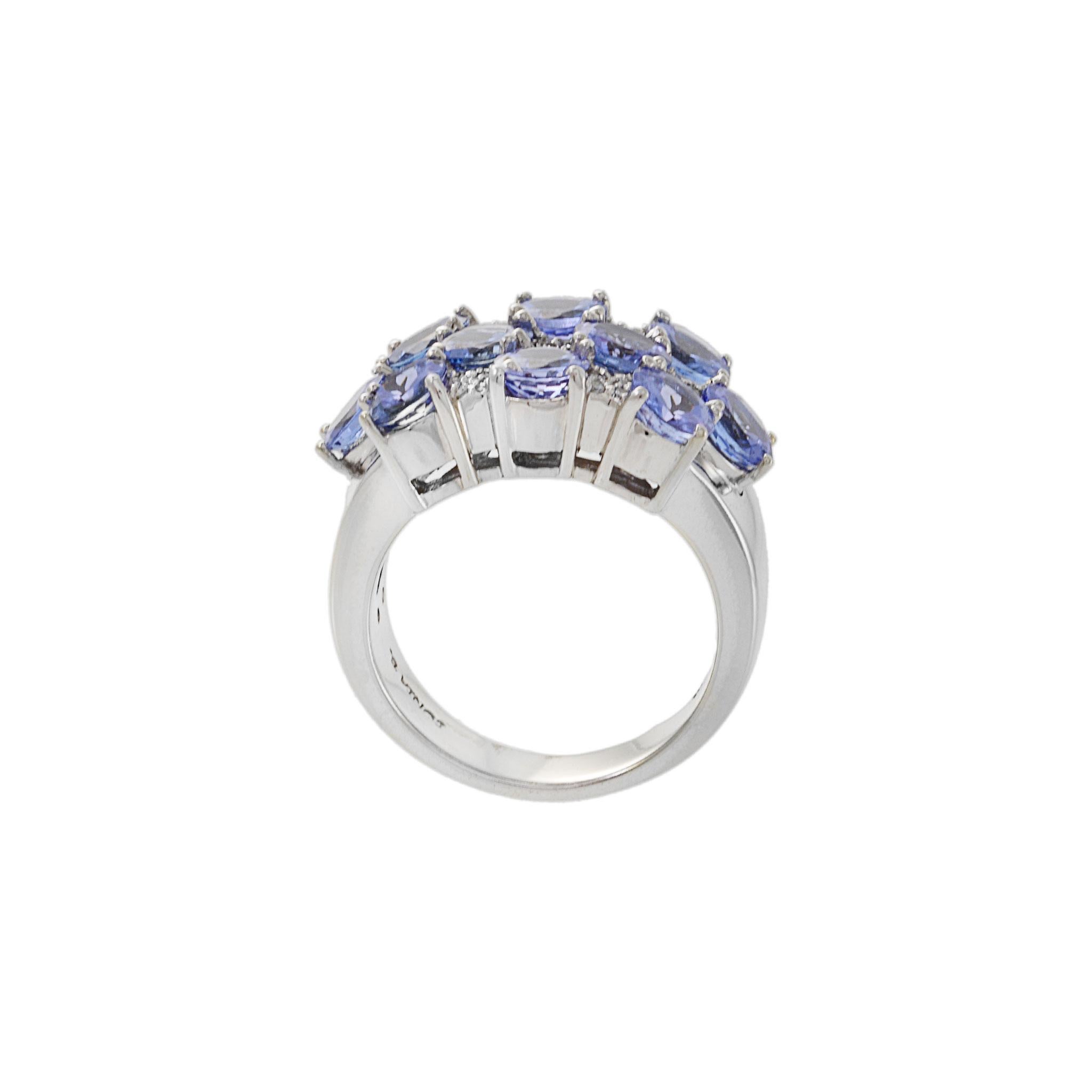 Estate 14KT White Gold Tanzanite And Diamond Cluster Ring In Excellent Condition For Sale In New York, NY