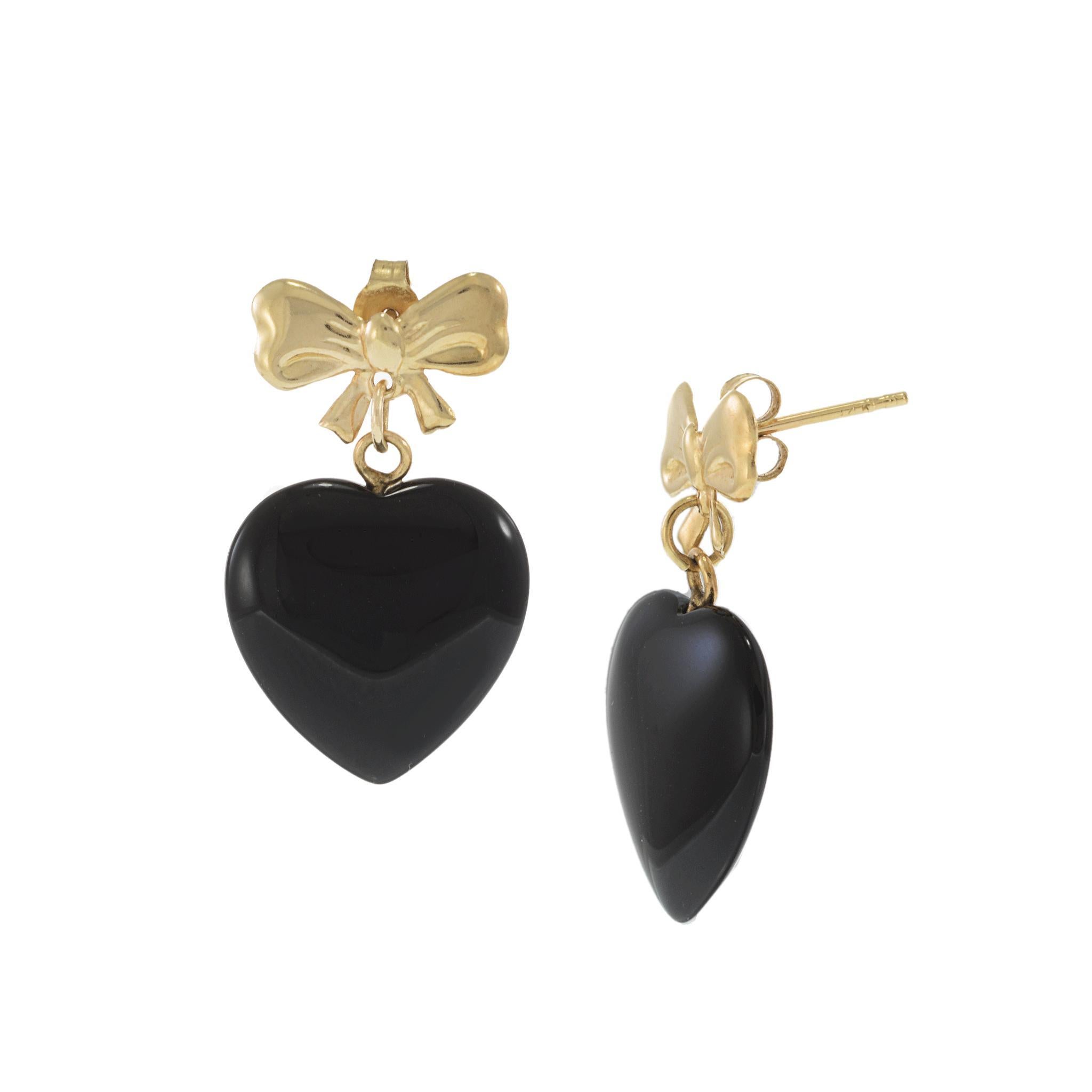 Rétro Orecchini a fiocco in oro giallo 14KT con cuori pendenti di onice nera in vendita