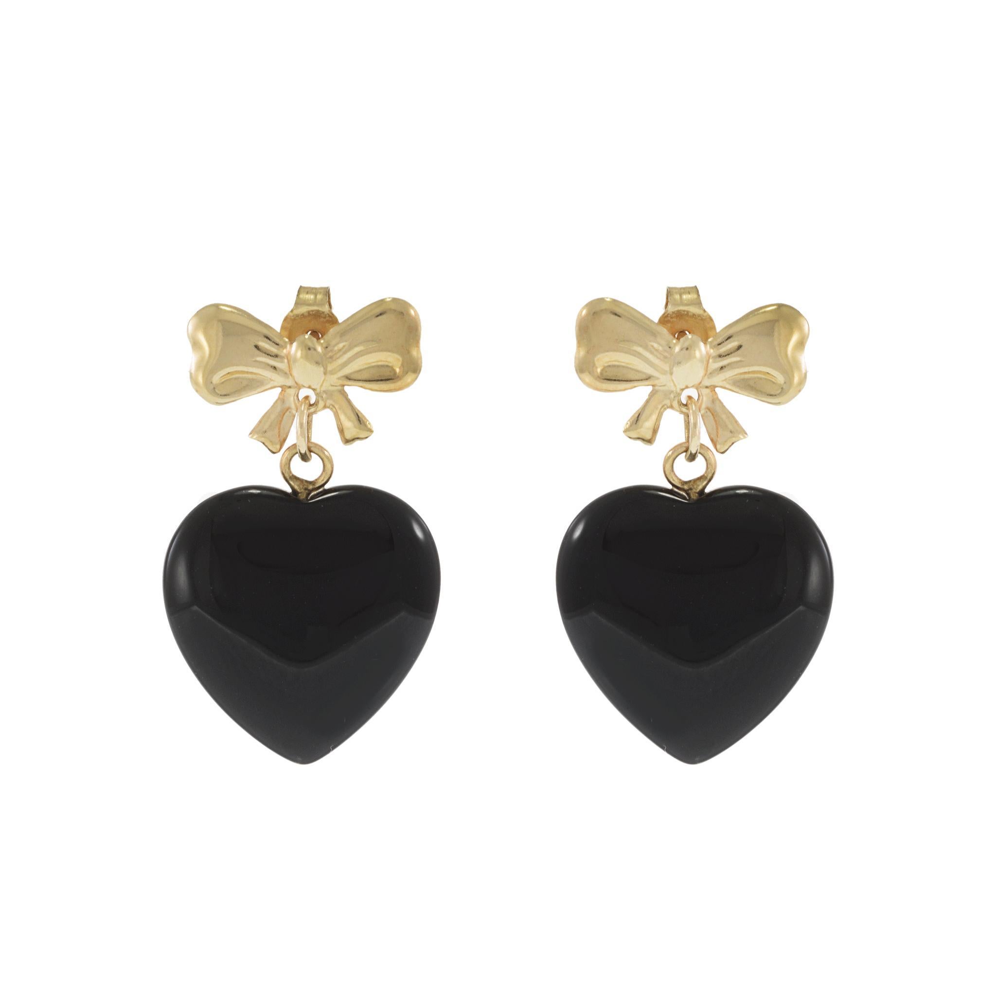 Cuore Orecchini a fiocco in oro giallo 14KT con cuori pendenti di onice nera in vendita