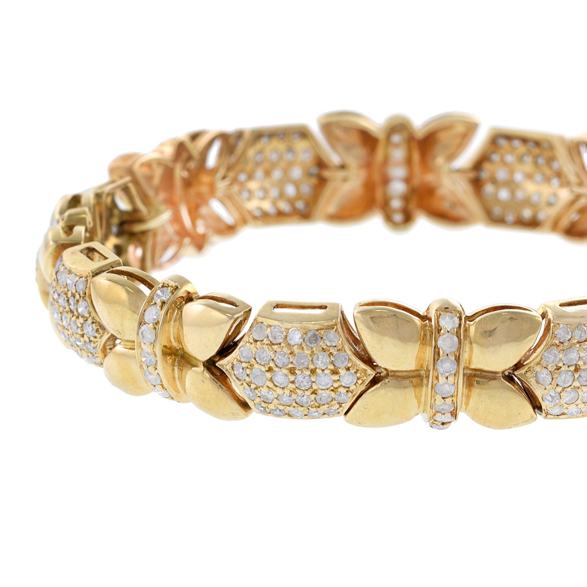 Estate 14KT Yellow Gold Petals and Diamond Bracelet In Excellent Condition For Sale In New York, NY