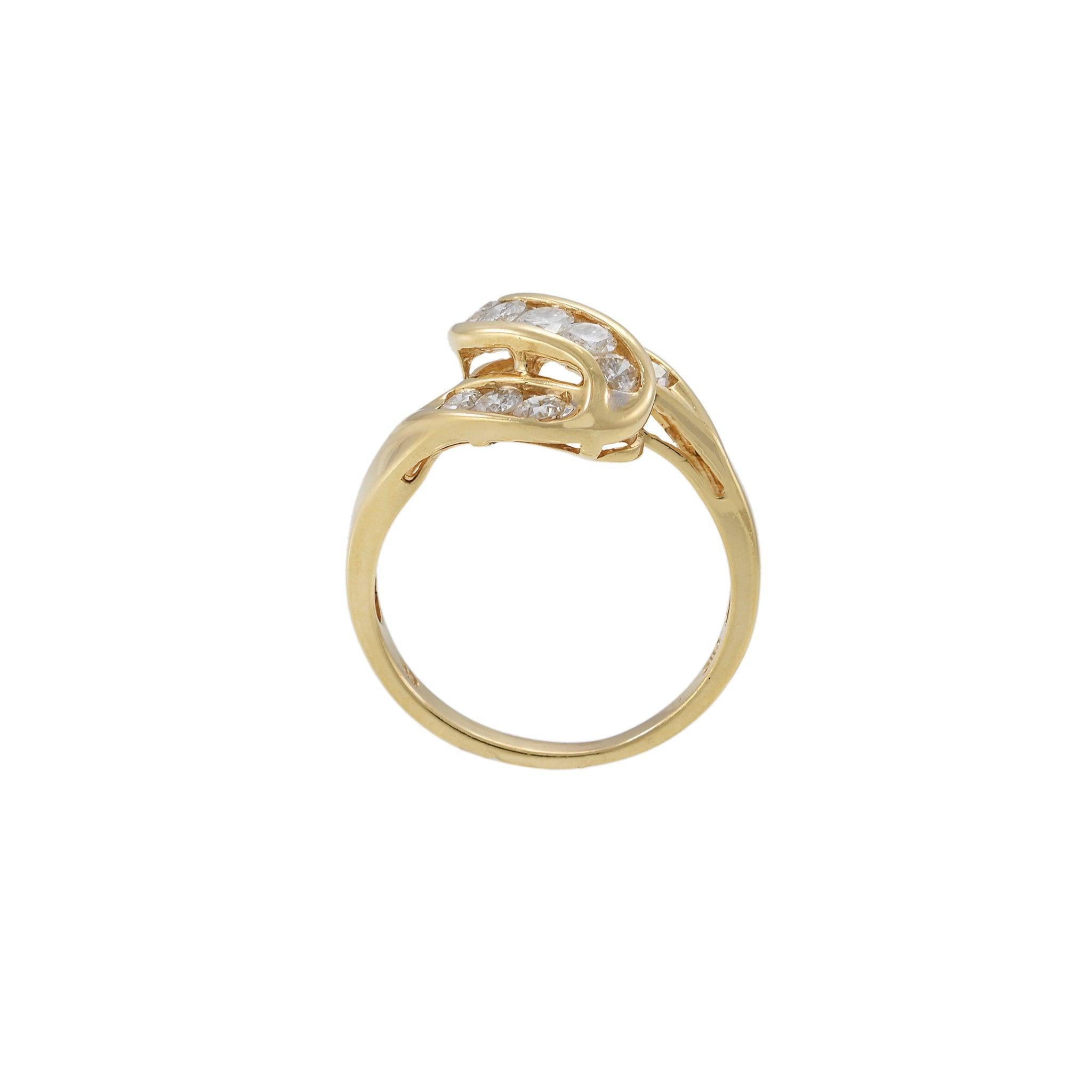 Taille ronde Bague en or jaune 14KT avec diamant en forme de tourbillon en vente