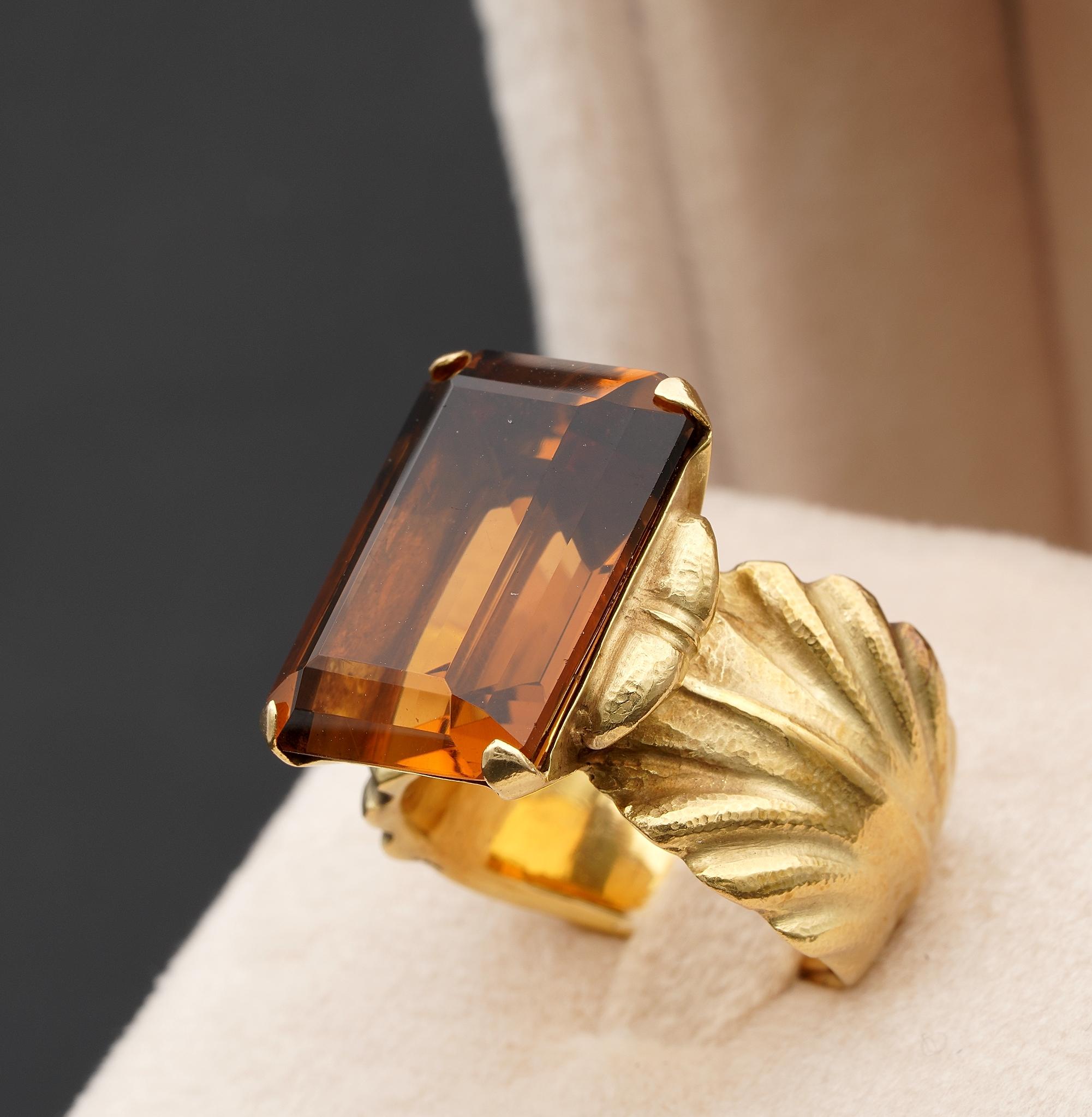 Estate 15.0 Ct Madeira Citrine Artwork 18 KT ring In Good Condition In Napoli, IT