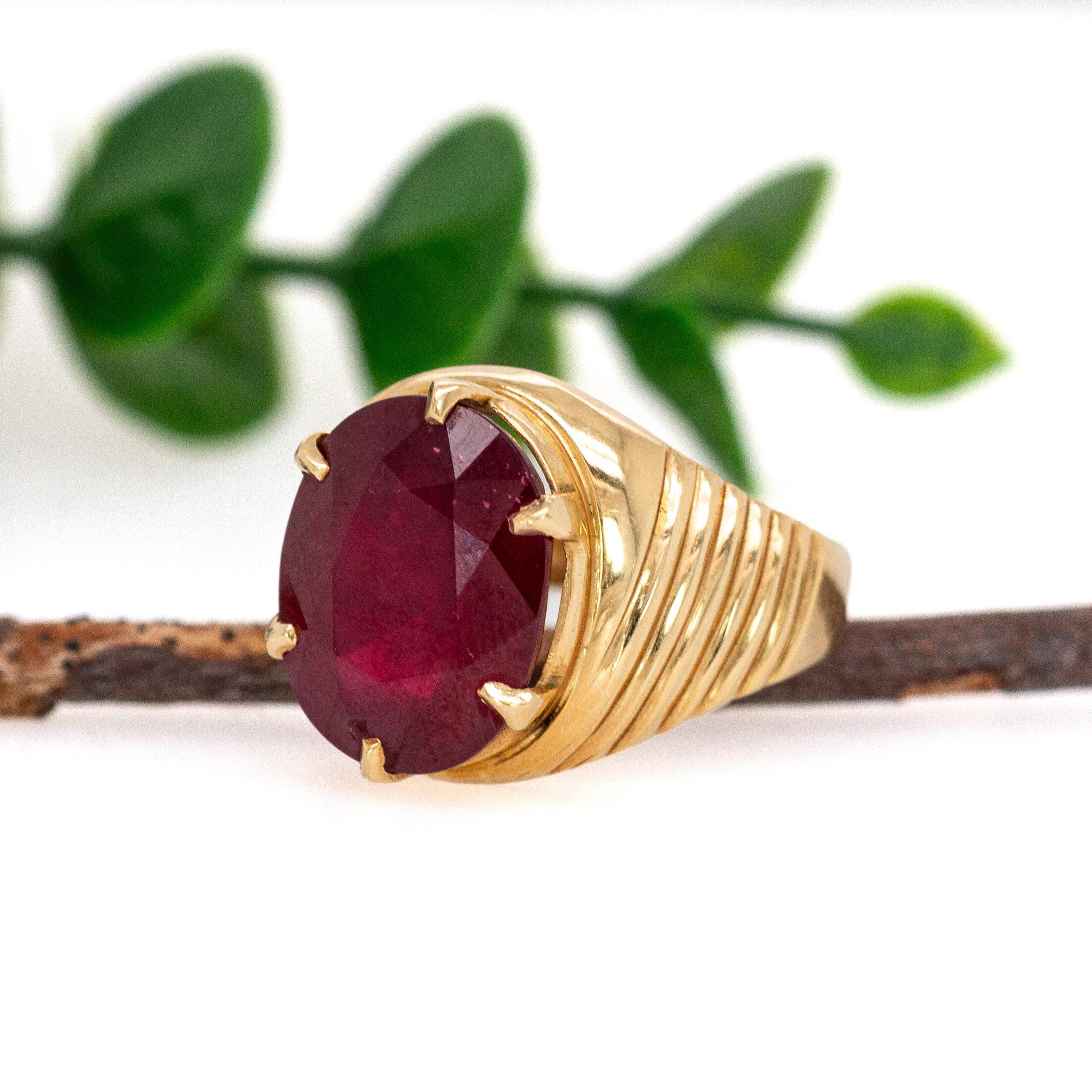 Estate 15,25cts Madagaskar Ruby Ring: 18K Solid Gold, Echtgold-Schmuck (Ovalschliff) im Angebot