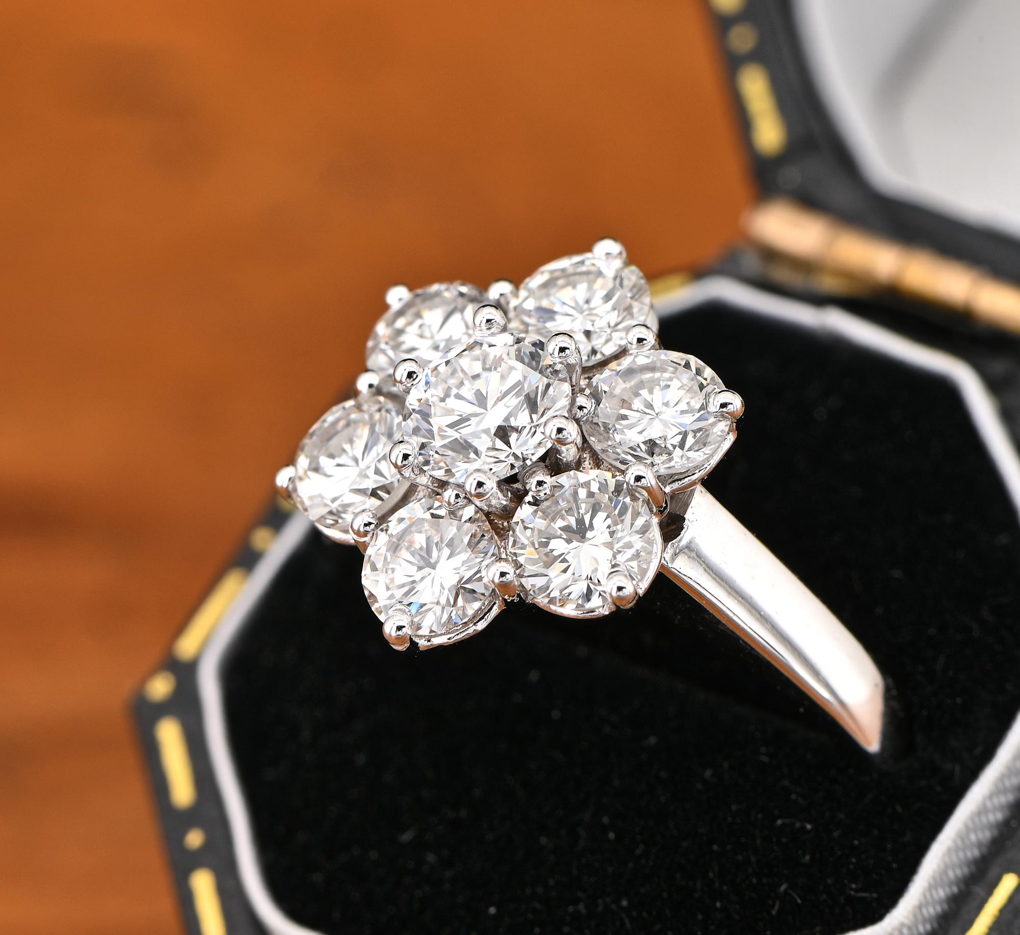 Brilliant Cut Estate 1.70 CT G VS Diamond Flower Cluster Ring 18 KT For Sale