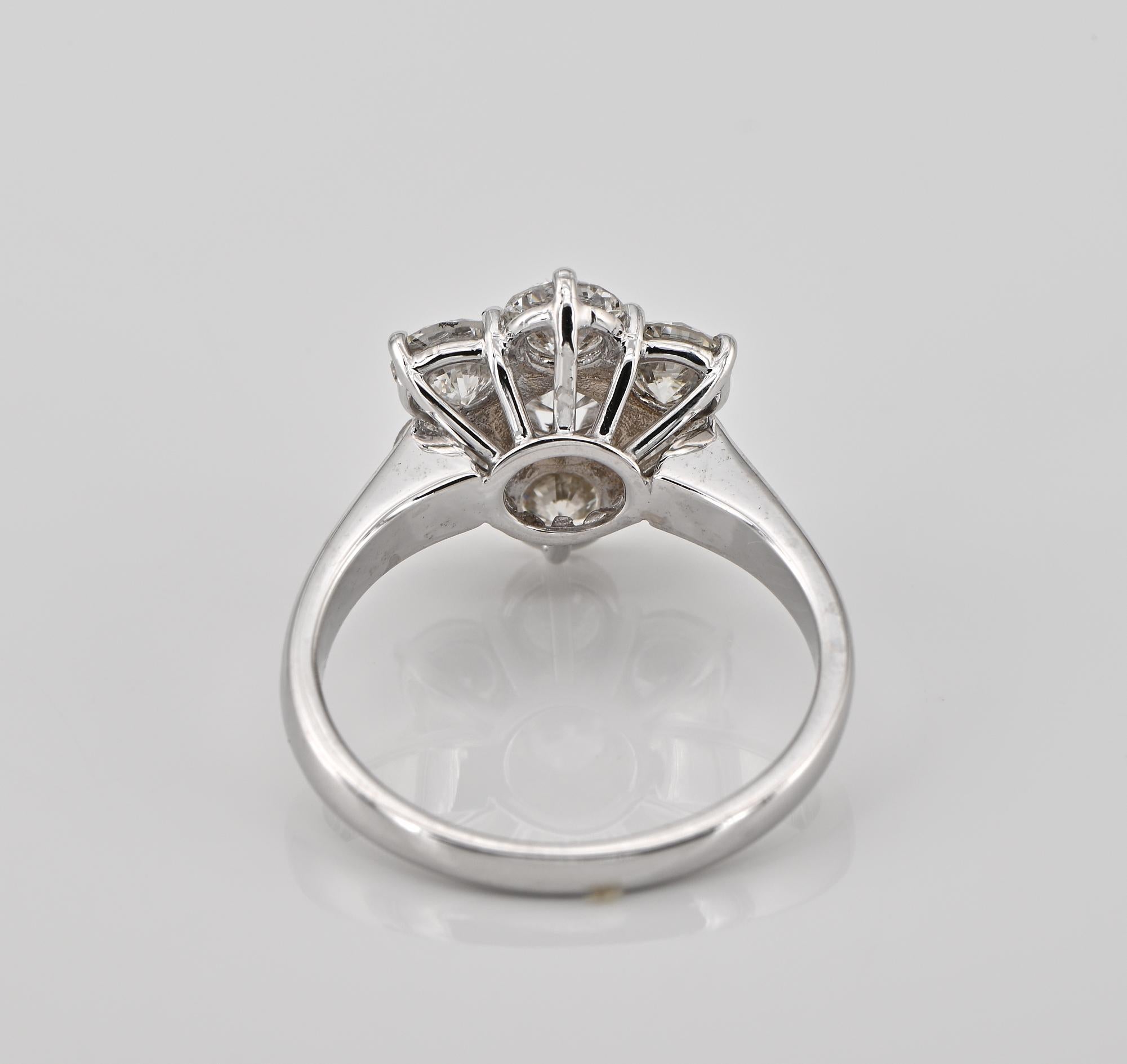 Women's or Men's Estate 1.70 CT G VS Diamond Flower Cluster Ring 18 KT For Sale