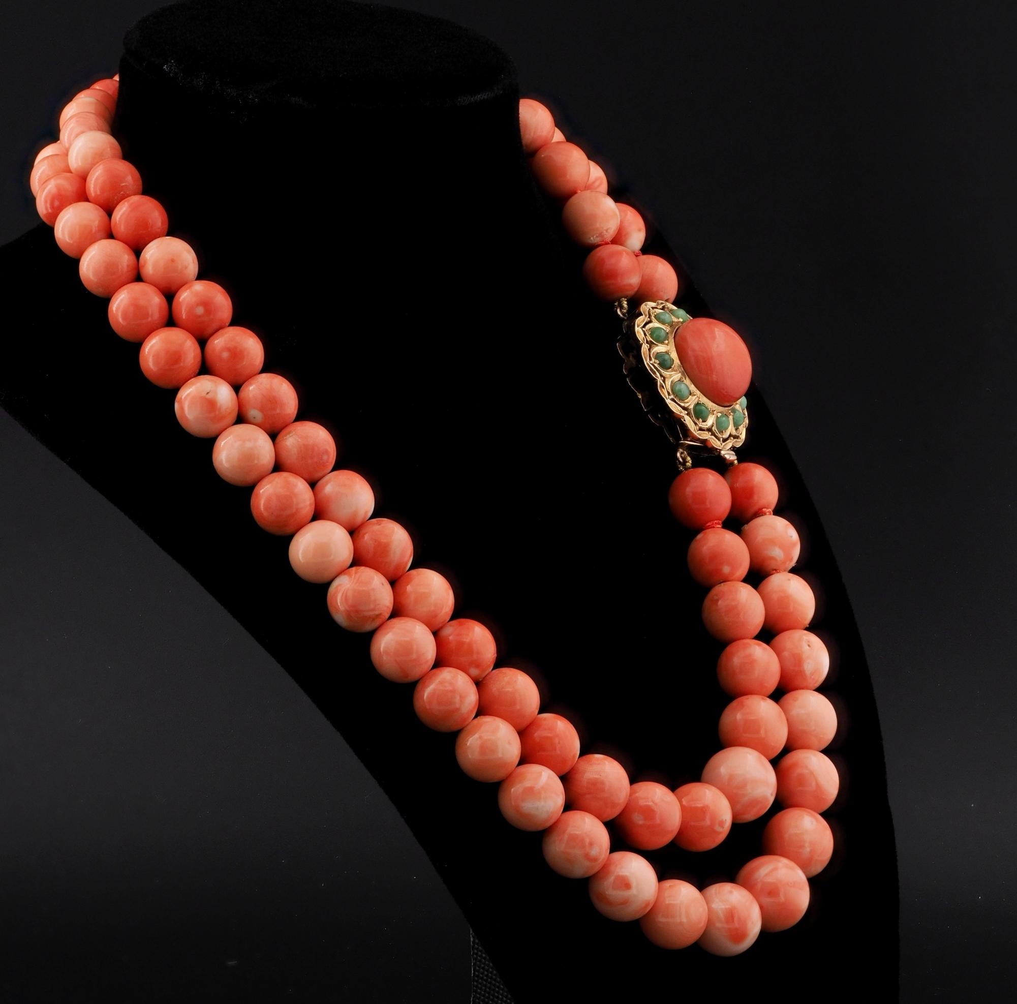 Nachlass 173 Gramm natürliche fadenlose Koralle Halskette für Damen oder Herren im Angebot