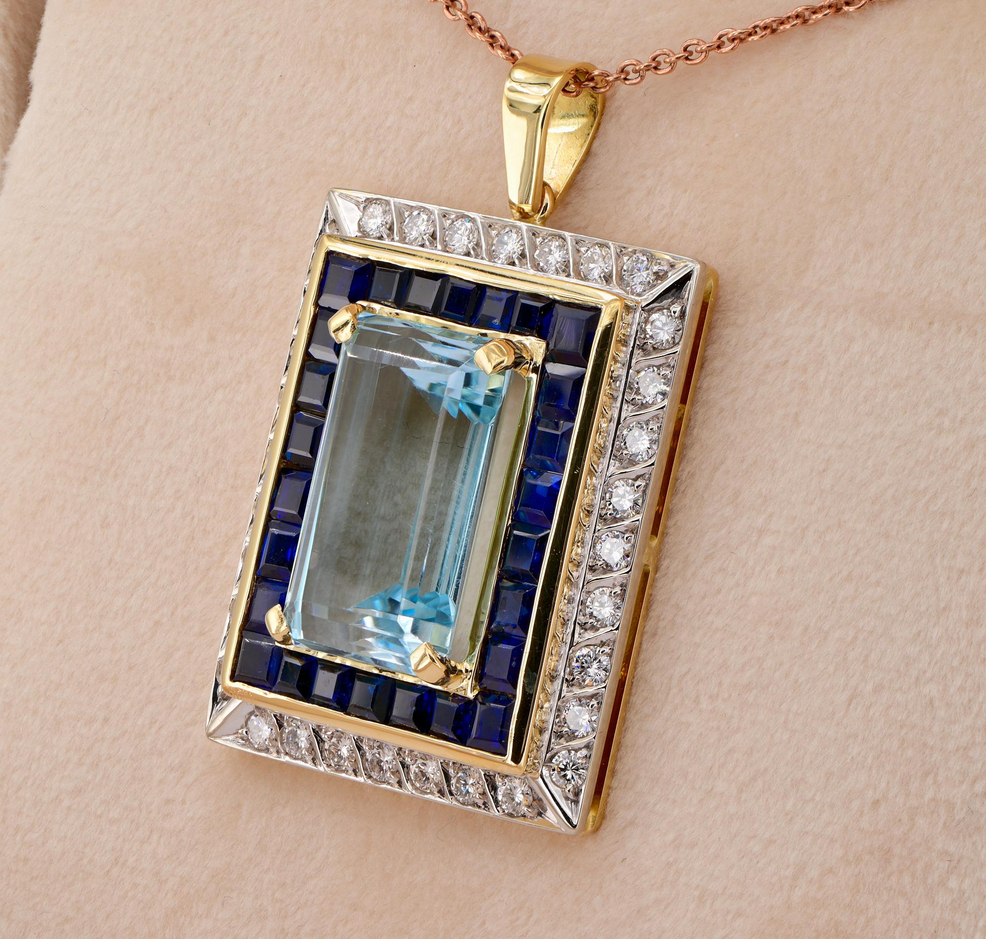 Estate 17.50 Ct. Aquamarine Natural Sapphire Diamond Pendant In Excellent Condition For Sale In Napoli, IT