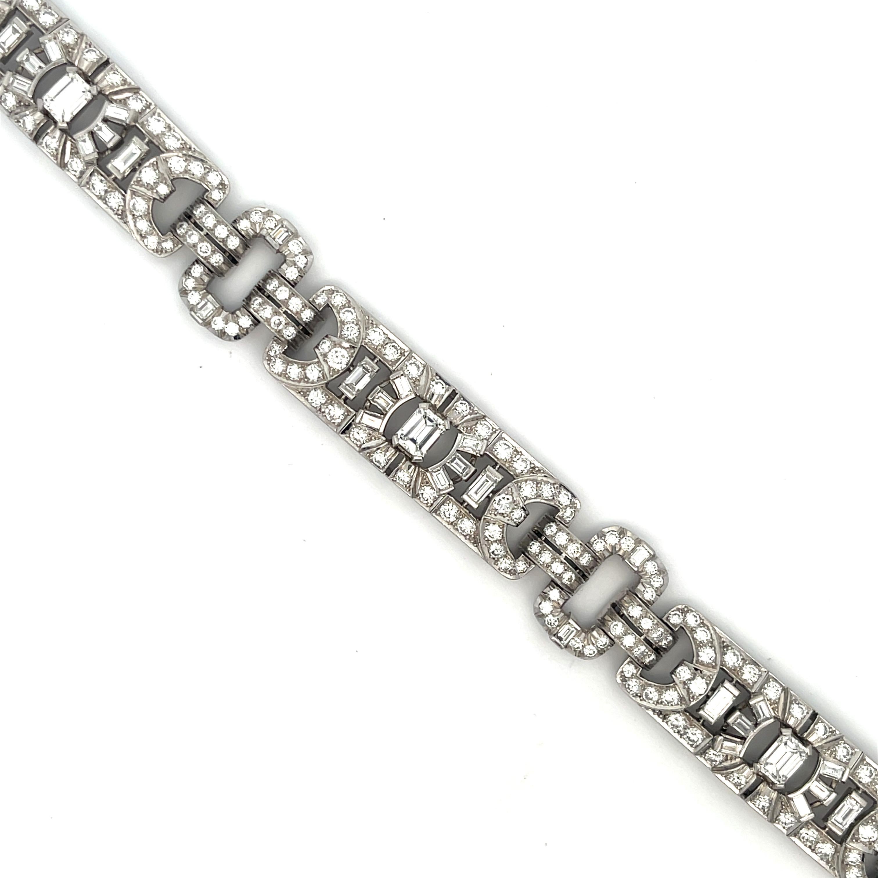 Emerald Cut Estate 17.50ctw Diamond Bracelet Platinum For Sale