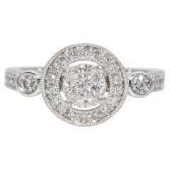 Estate 17k White Gold Diamond Halo Ring (bague à halo en or blanc)