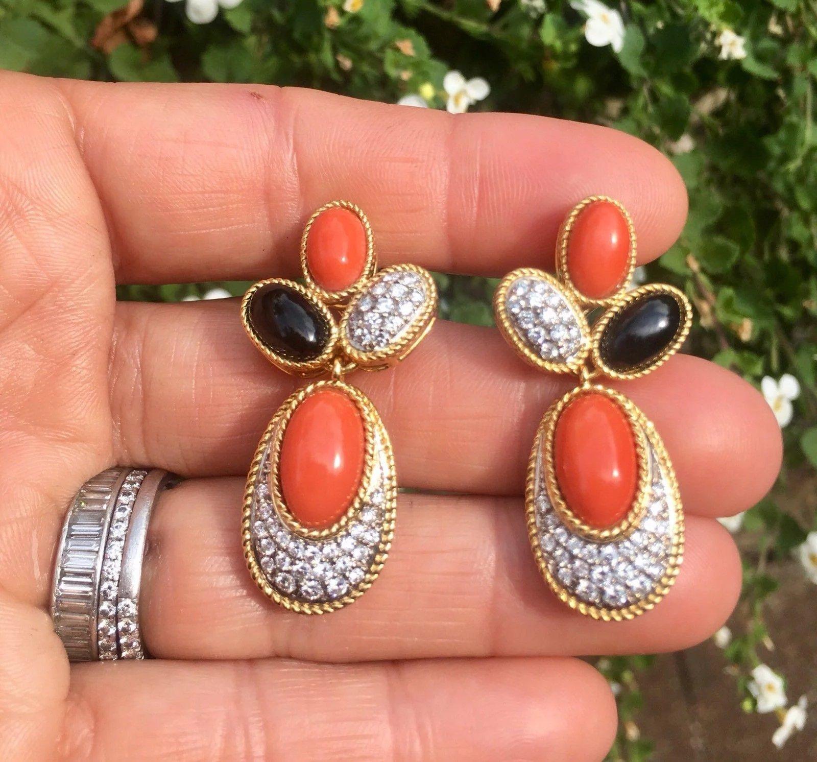 Modern Estate 18 Karat Gold Coral Onyx 1.50 Carat VS Diamond Dangle Earrings