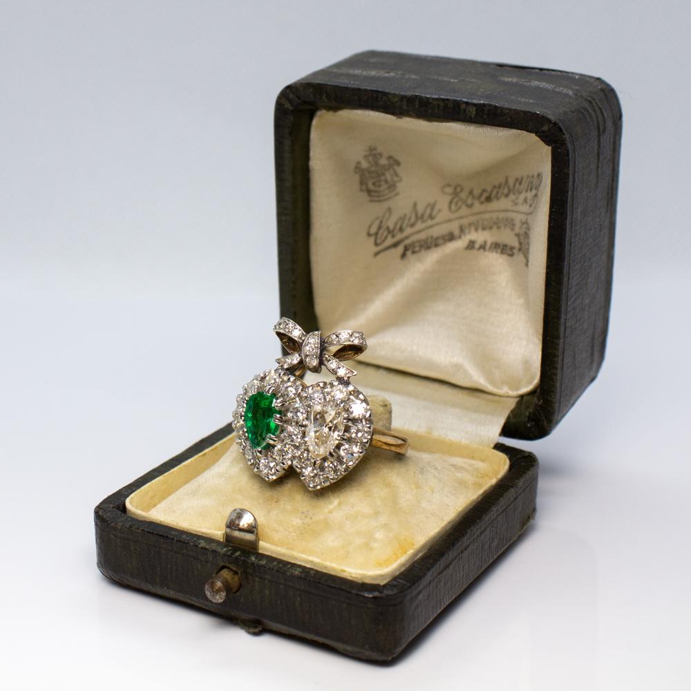 Estate 18 Karat Gold Diamond and Emerald Ring In Excellent Condition In Miami, FL