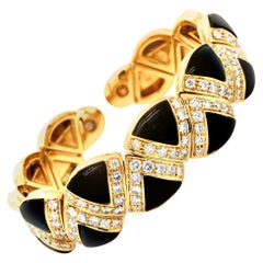 Retro Estate 18 Karat Gold Fine Diamonds and Onyx Flexible Cuff Bangle