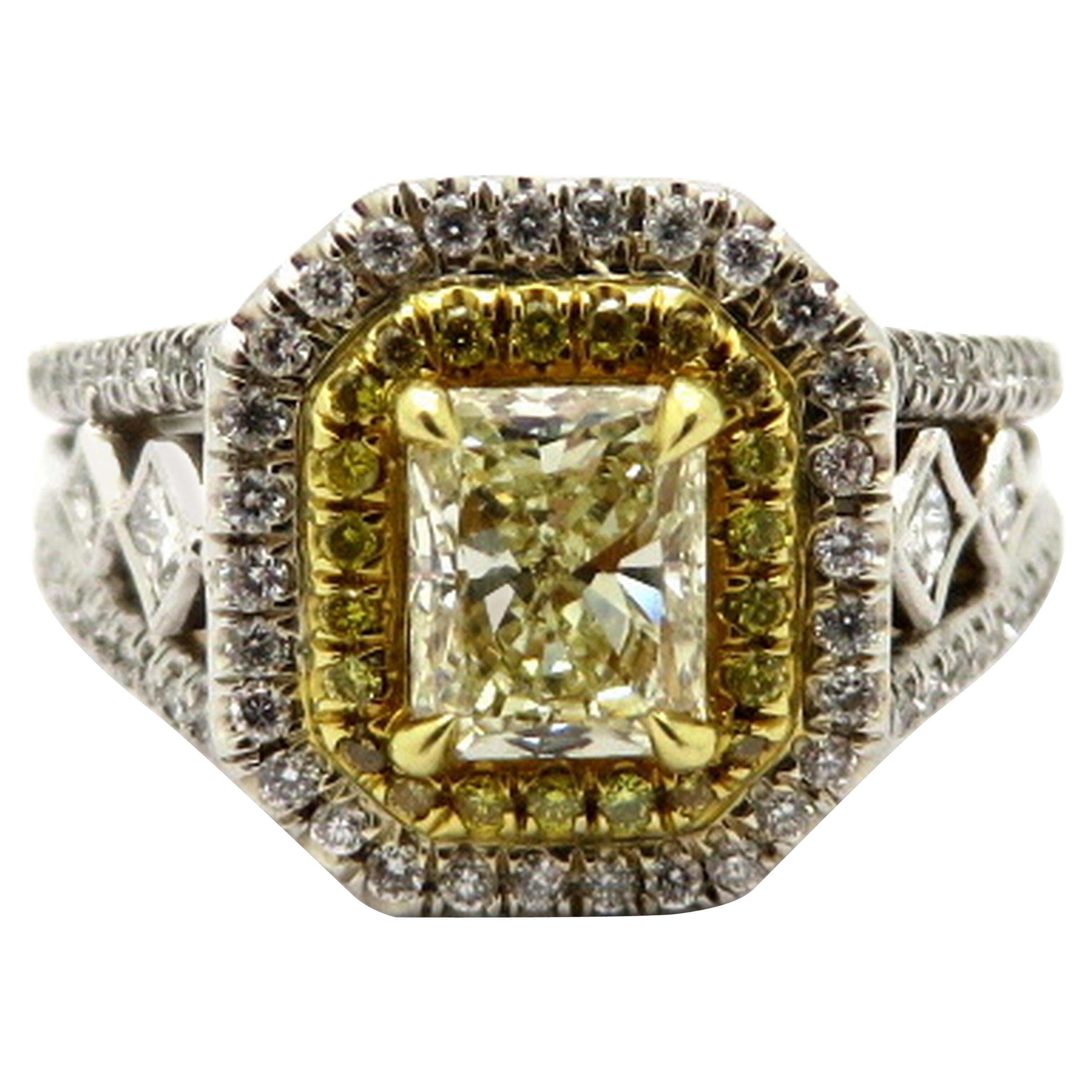 Nachlass Verlobungsring aus 18 Karat zweifarbigem Gold mit gelbem Diamanten im Strahlenschliff im Angebot