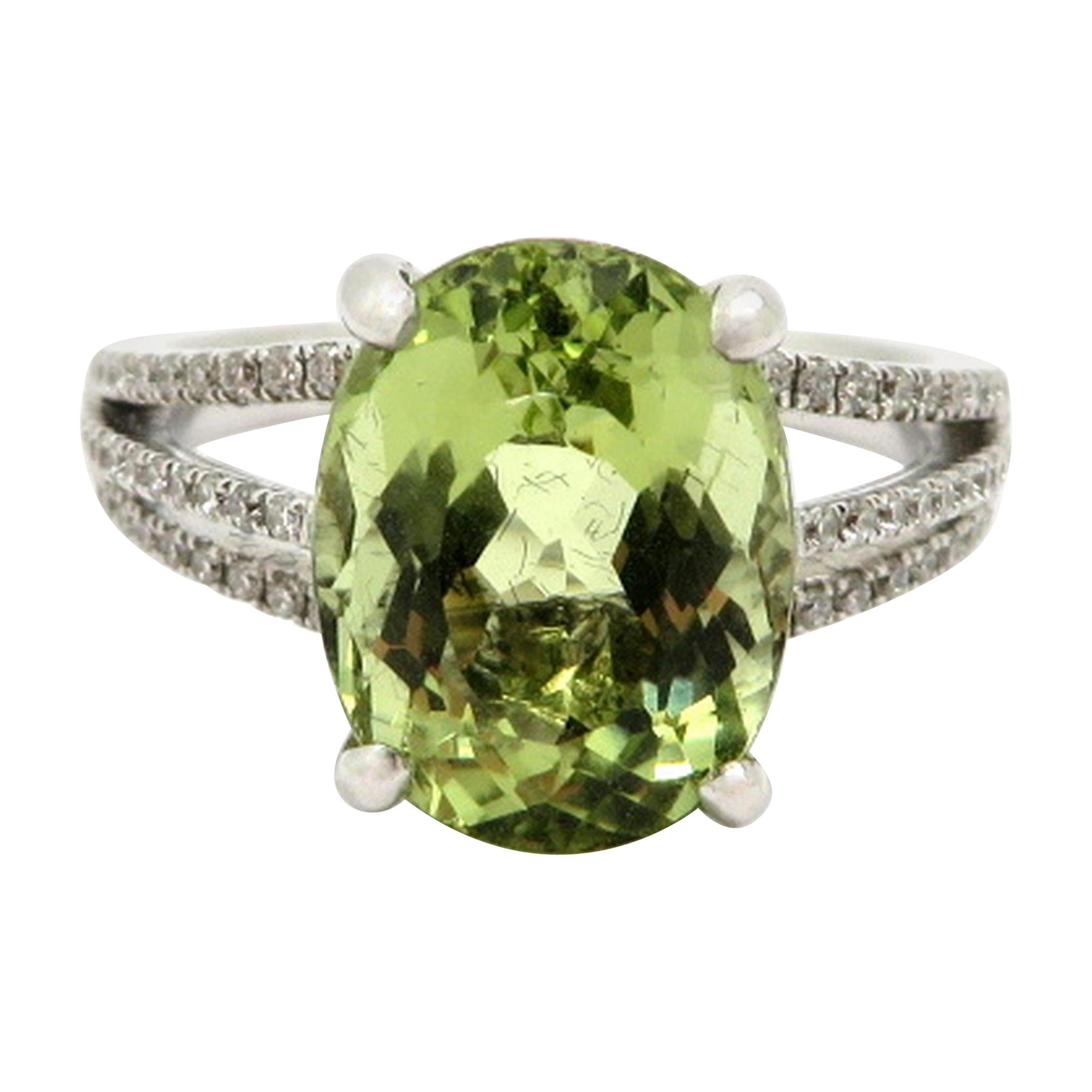 Estate 18 Karat White Gold Light Green Beryl and Diamond Fashion Ring For Sale