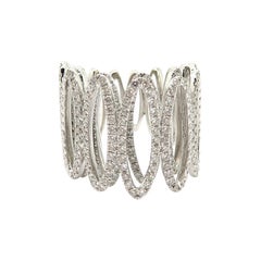 Anillo de oro blanco de 18 quilates con diamante redondo, ovalado y de moda