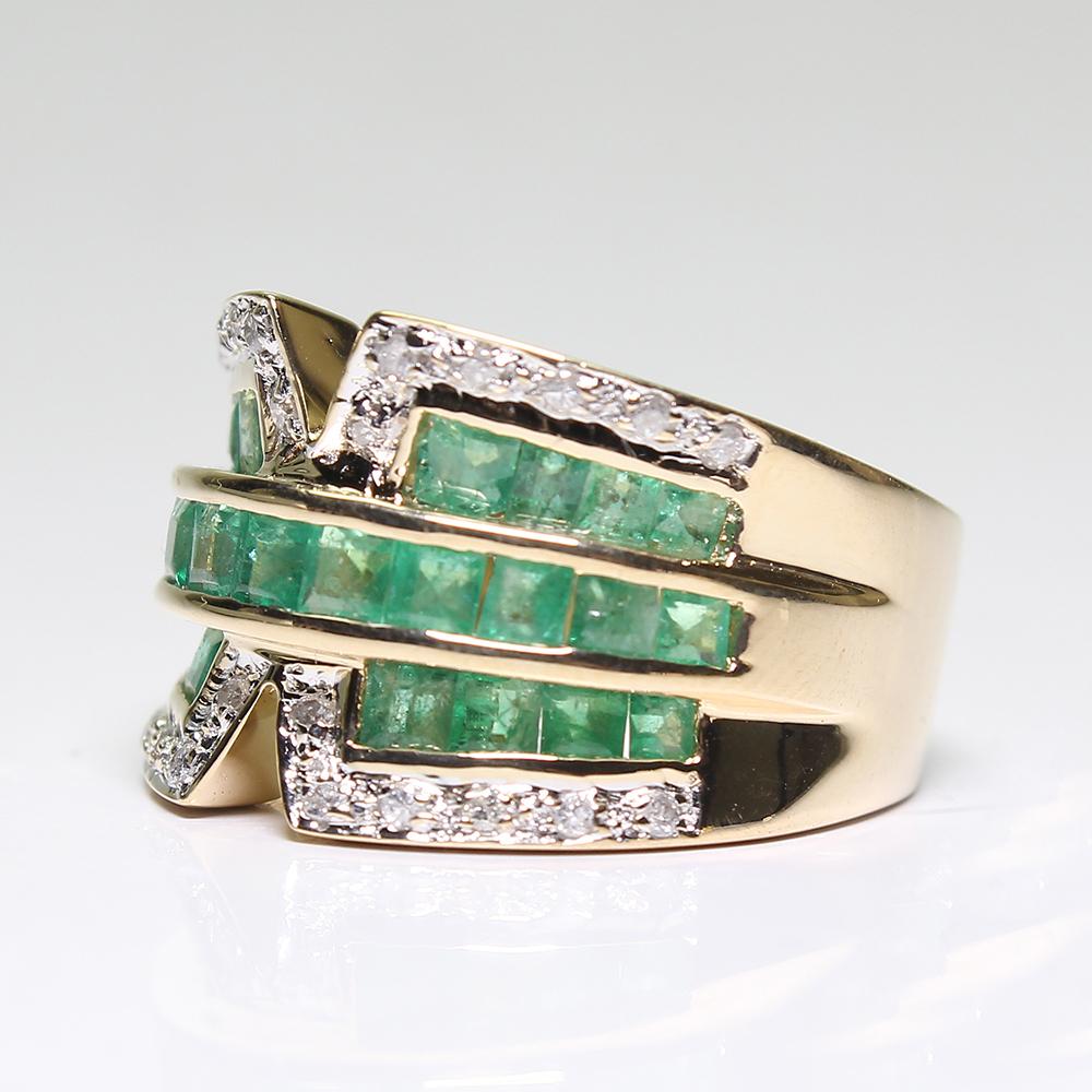 Estate 18 Karat Yellow Gold Diamond Emerald Ring 1