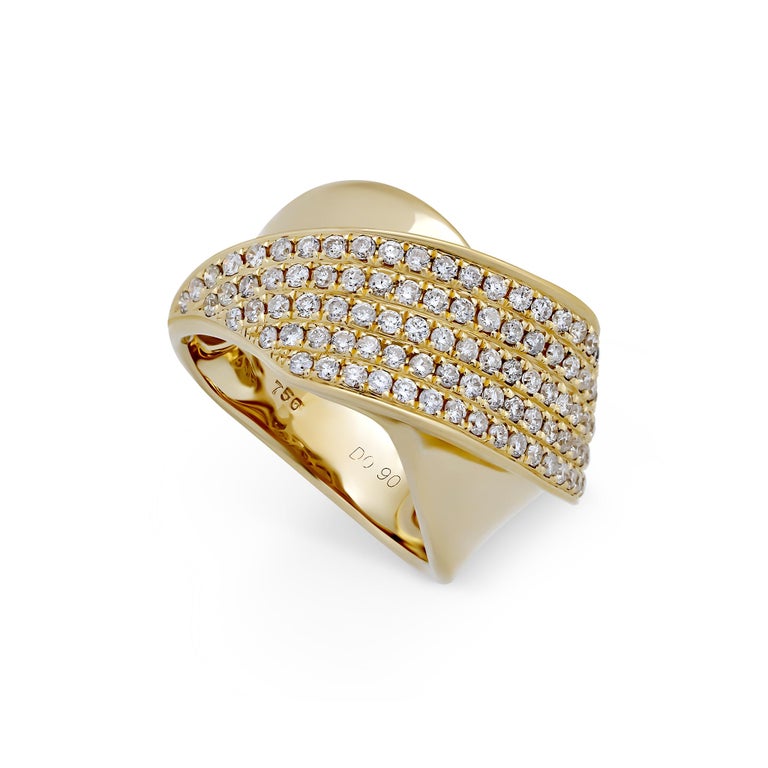 Estate 18 Karat Yellow Gold Diamond Ring For Sale at 1stDibs