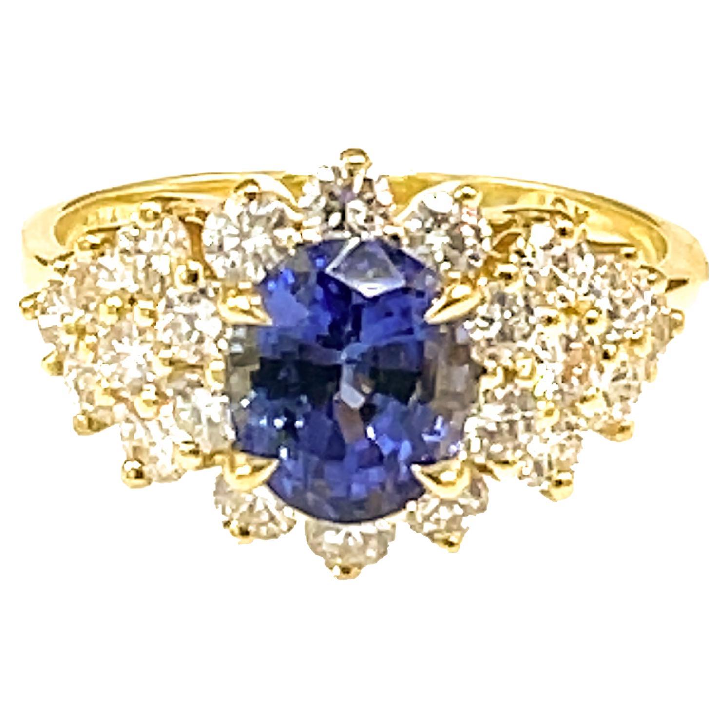 Estate 18 kt Yellow Gold Tanzanite and Diamond Ring For Sale