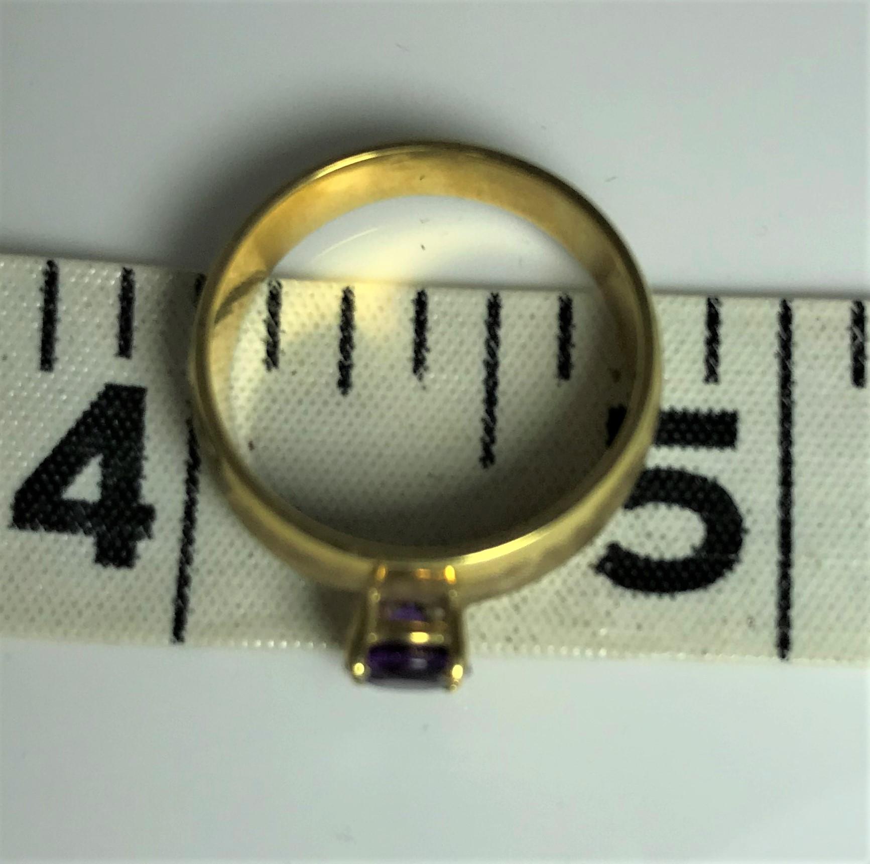 Anillo de amatista de 18 quilates de la finca Corte redondo en venta