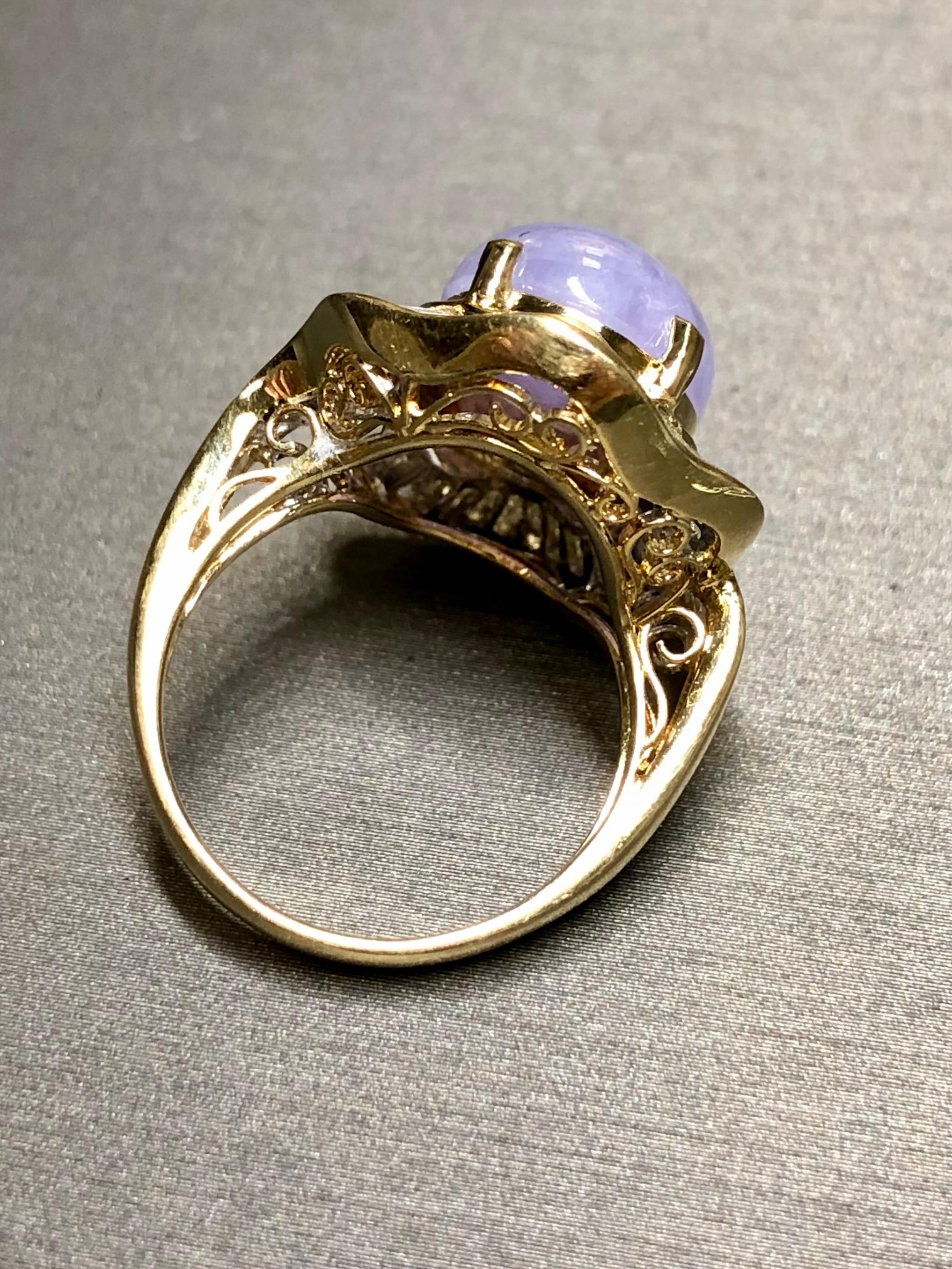 Contemporary Estate 18K Baguette Diamond Lavendar Jade Cabochon Cocktail Ring Sz 7 For Sale