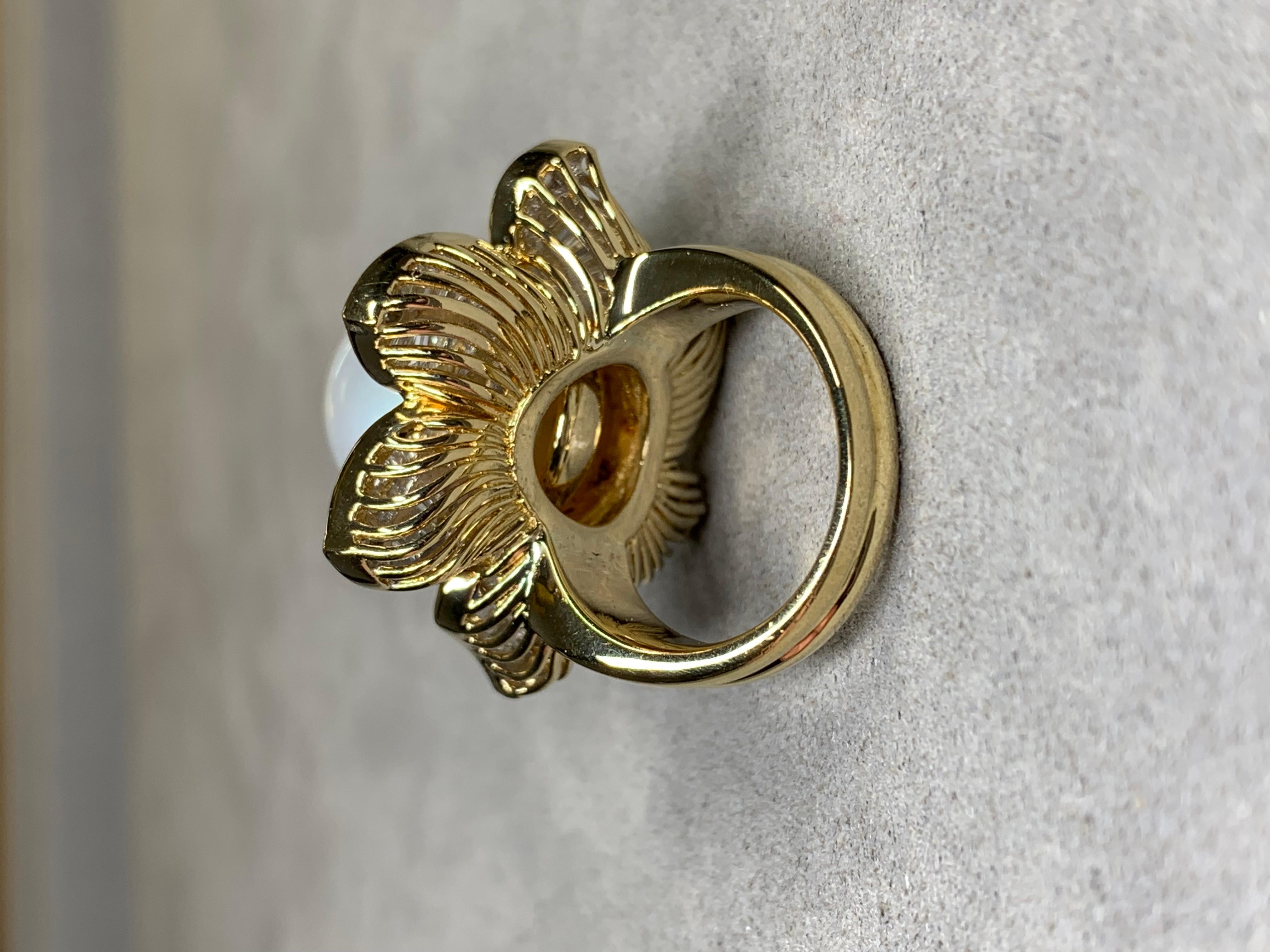 Estate 18K Baguette Diamond South Sea Pearl Large Floral Cocktail Ring 4.50ctw Excellent état - En vente à Winter Springs, FL