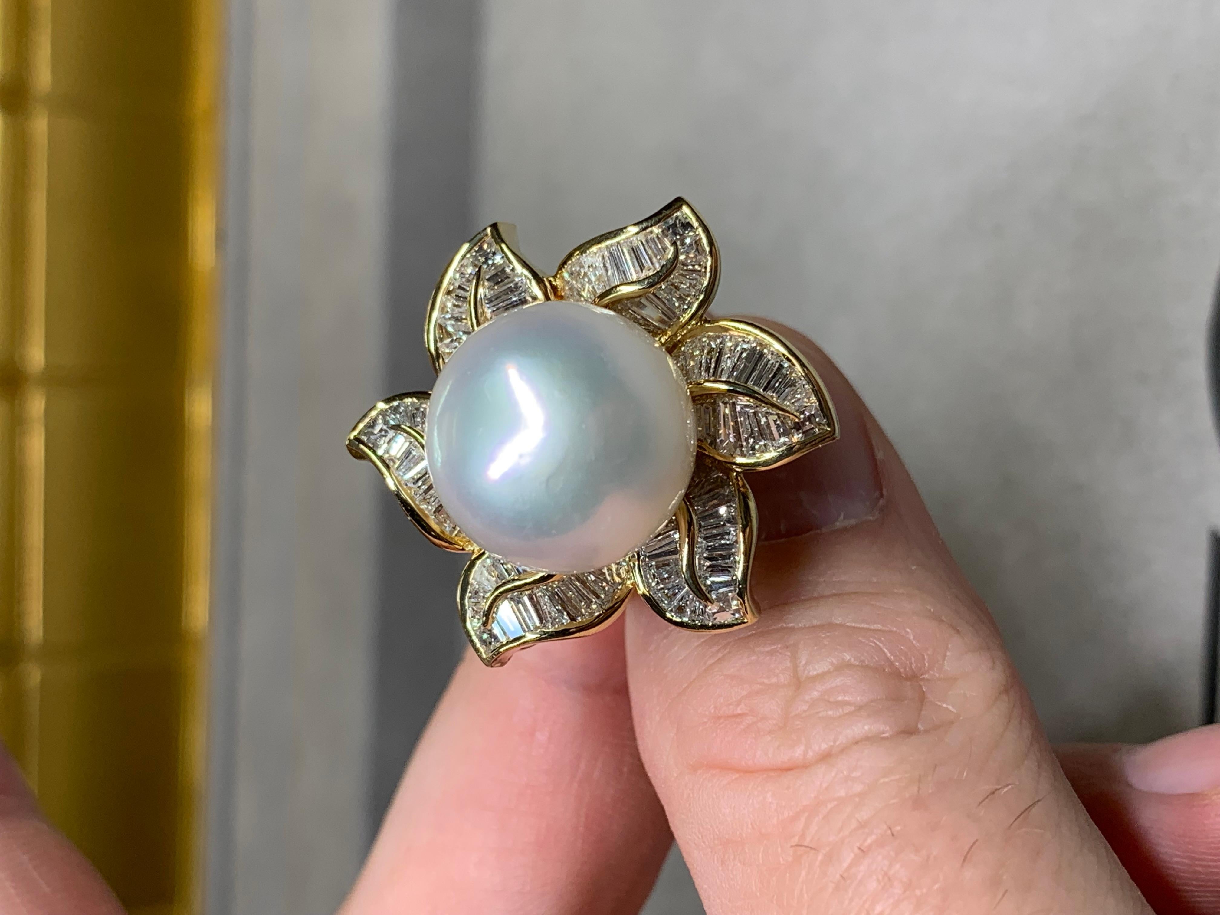 Estate 18K Baguette Diamond South Sea Pearl Large Floral Cocktail Ring 4.50ctw Unisexe en vente