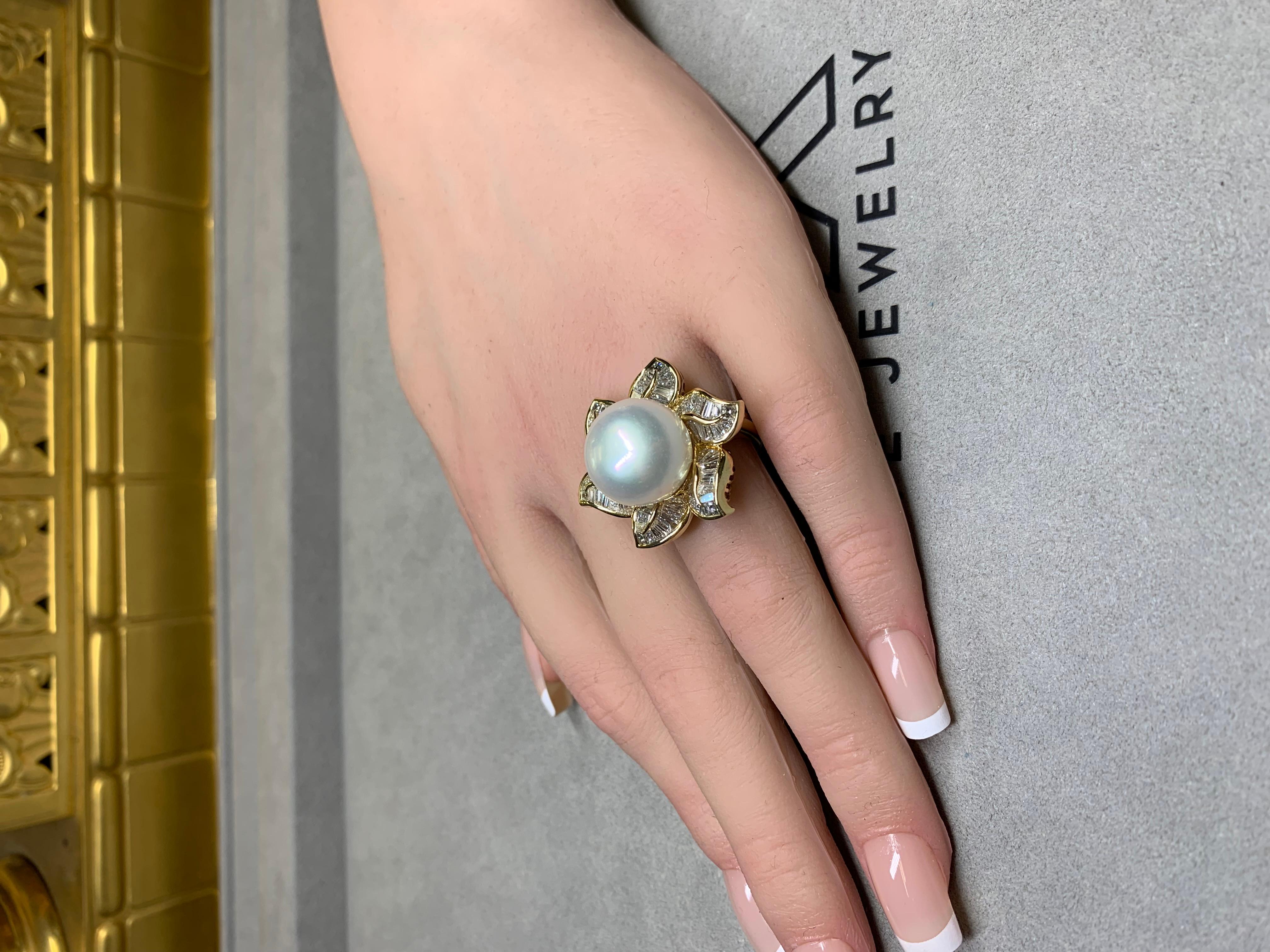 Estate 18K Baguette Diamond South Sea Pearl Large Floral Cocktail Ring 4.50ctw en vente 2