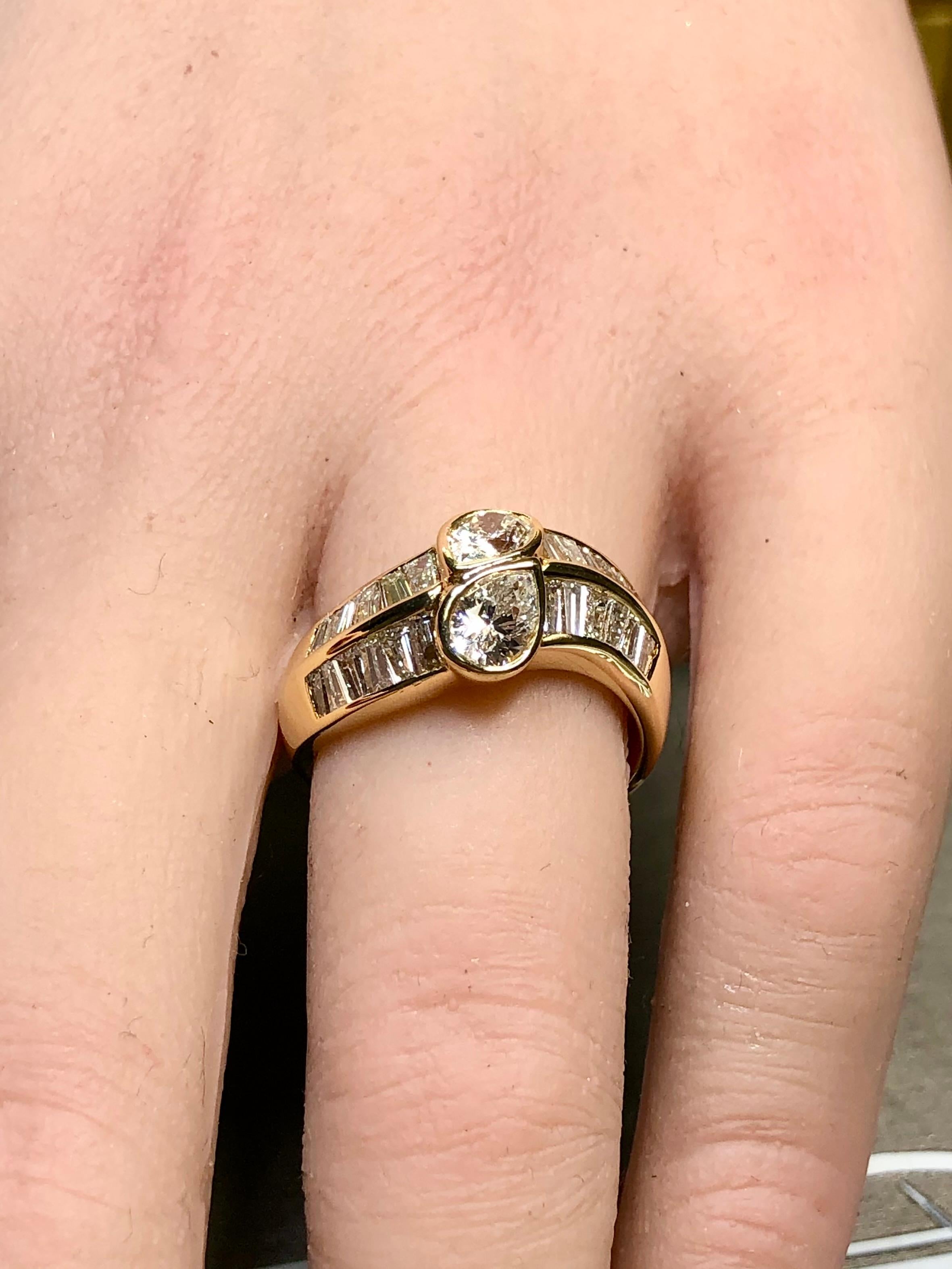 Tenuta 18K Baguette Pear Shape Diamond Cluster Bypass Ring 2.13ctw Sz 6.5 In condizioni ottime in vendita a Winter Springs, FL