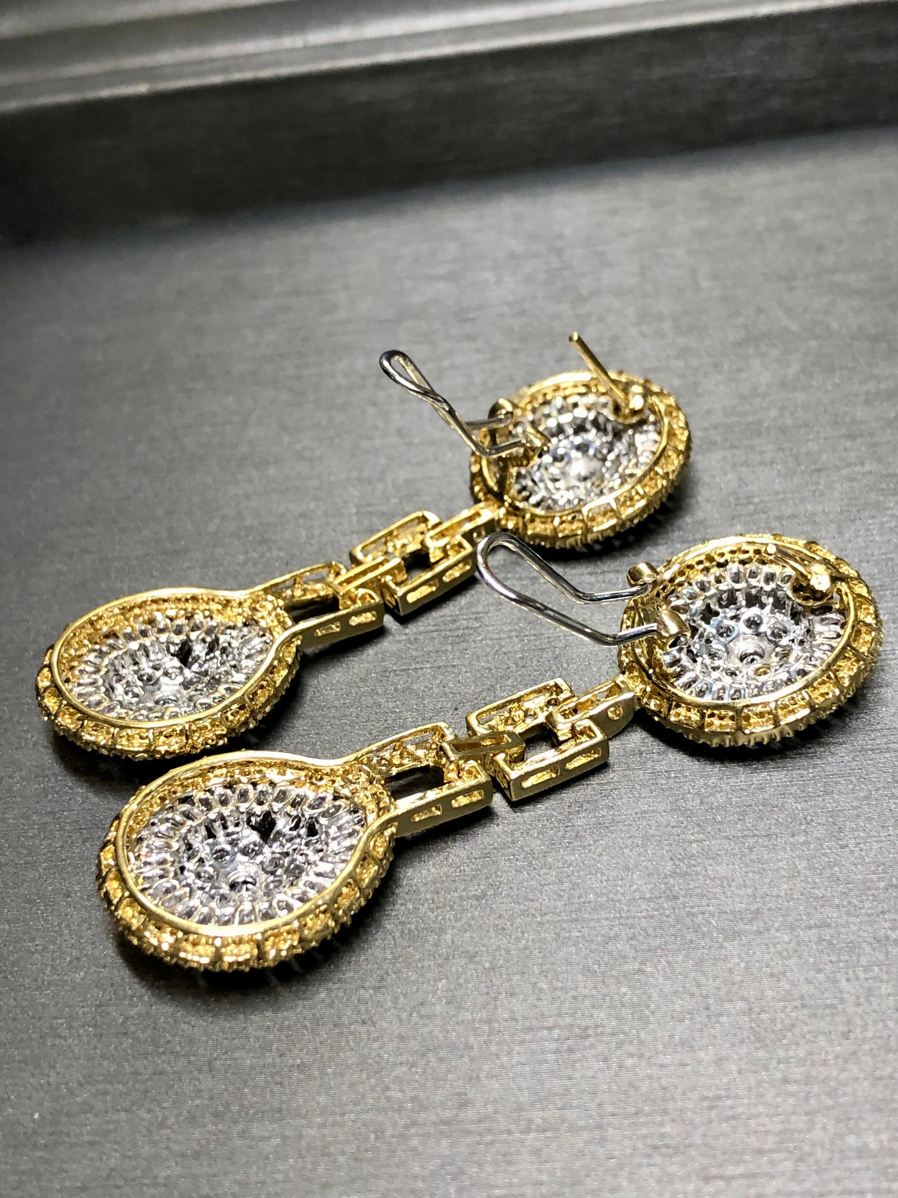 Pendientes Estate 18K Baguette Round Diamond Articulating Drop Omega Back 9.30cttw en venta 1