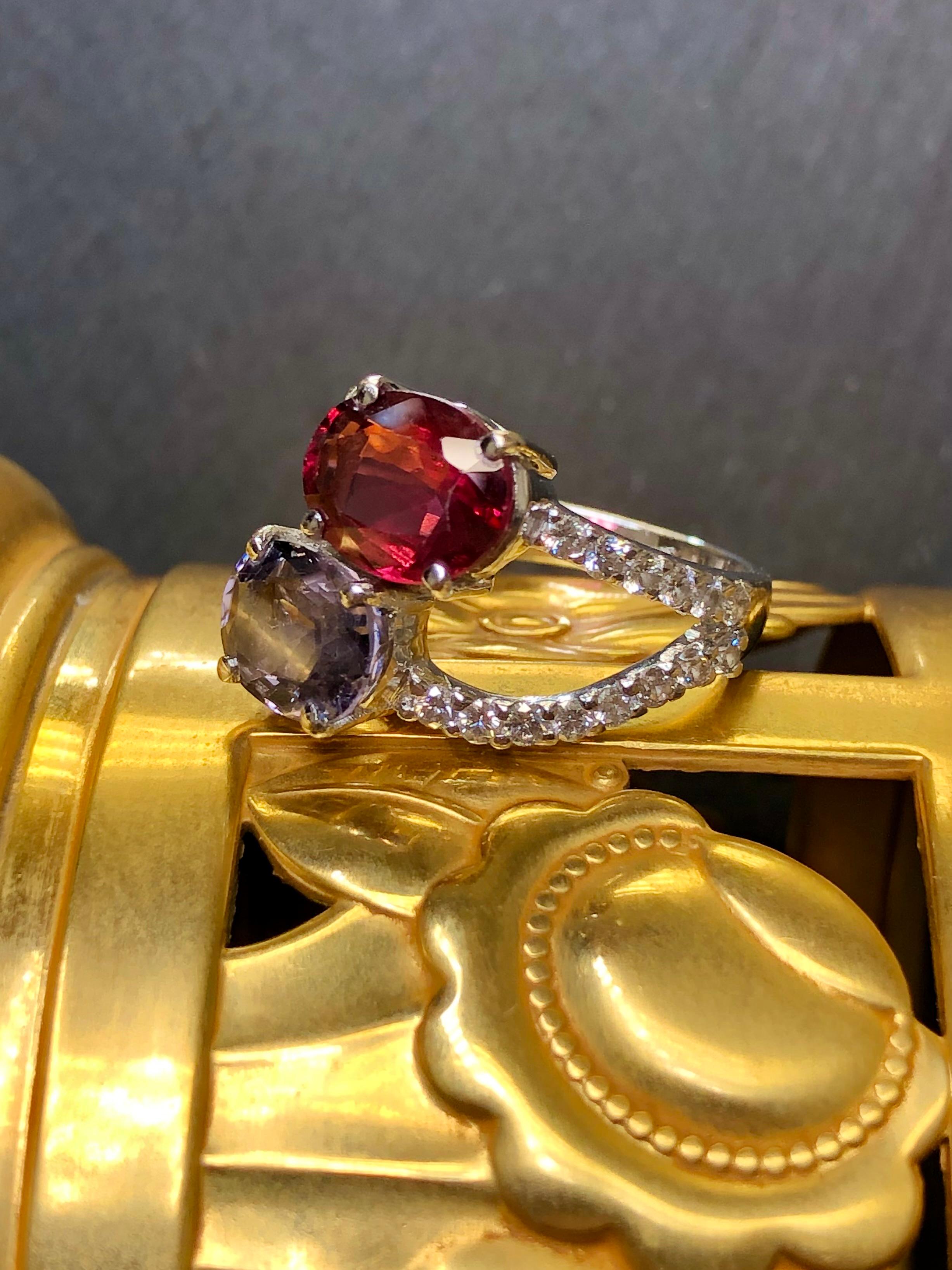 Contemporary Estate 18K Blue Red Oval Spinel Diamond Bypass Cocktail Ring IGI Report Sz 7.5 For Sale