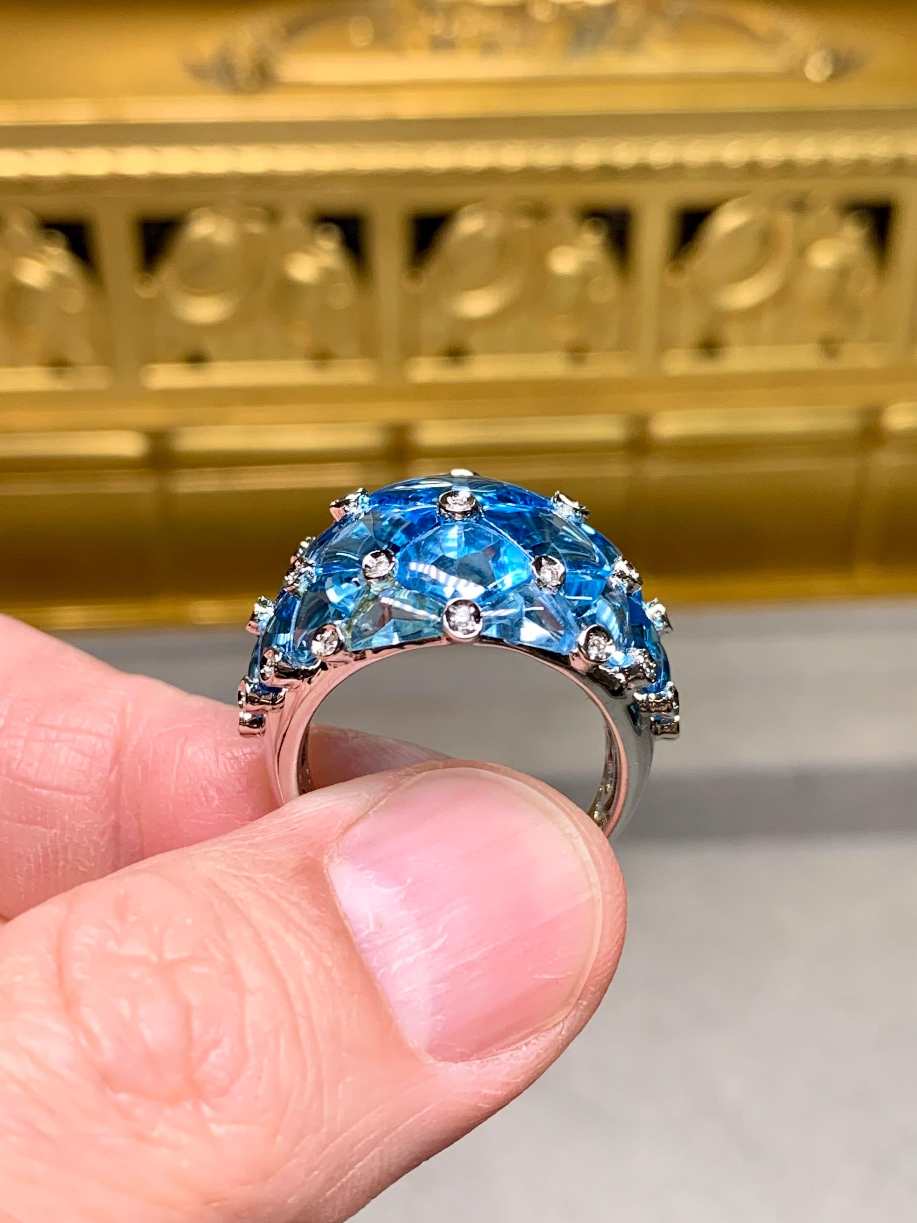Tenuta 18K Buff Top Fancy Cut Topaz Diamond Bombé Cocktail Dome Ring 25.68ctw In condizioni ottime in vendita a Winter Springs, FL