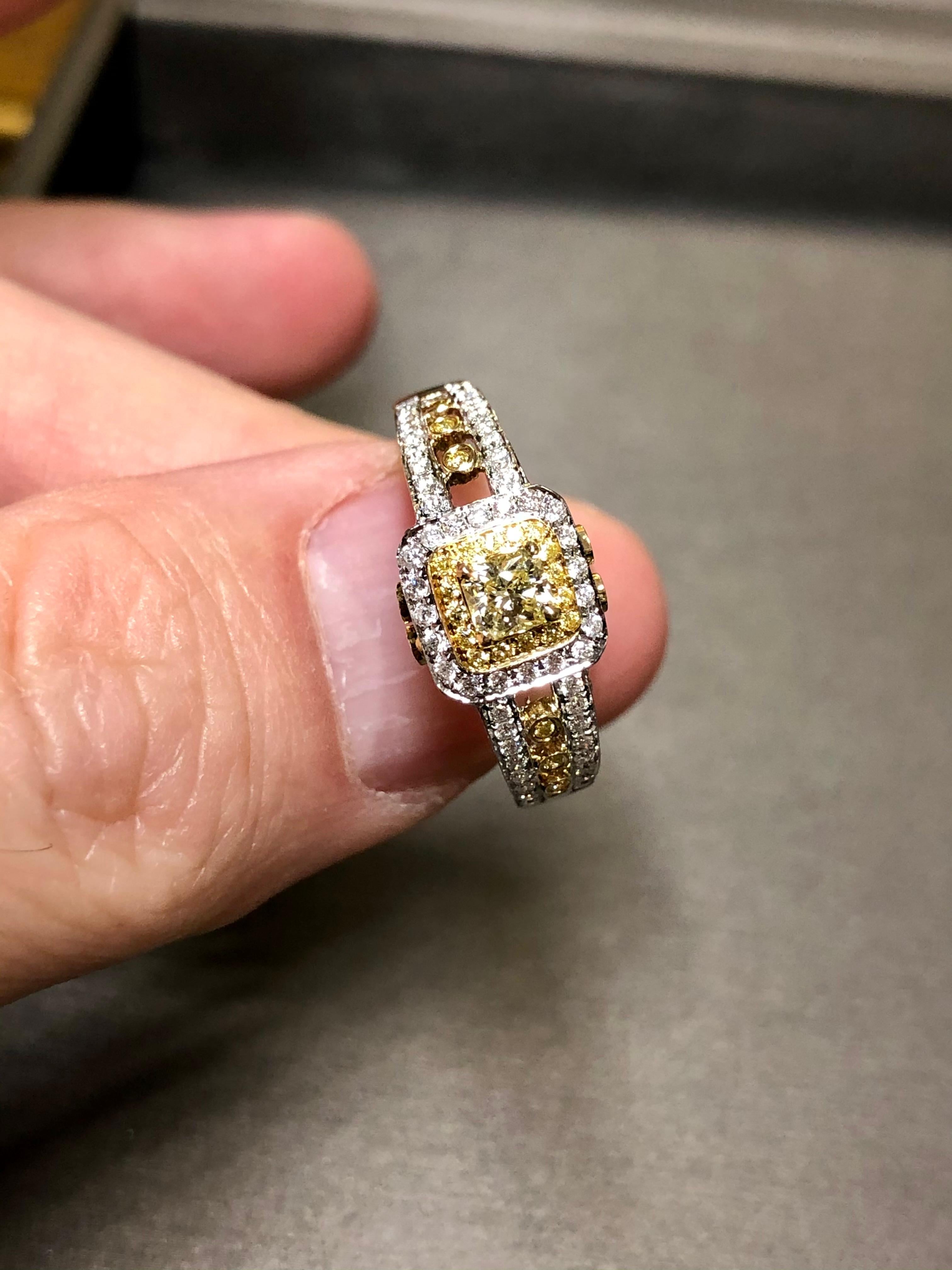 Estate 18K CANARY STAR Fancy Yellow Radiant Diamond Engagement Ring 1.67cttw  In Good Condition For Sale In Winter Springs, FL