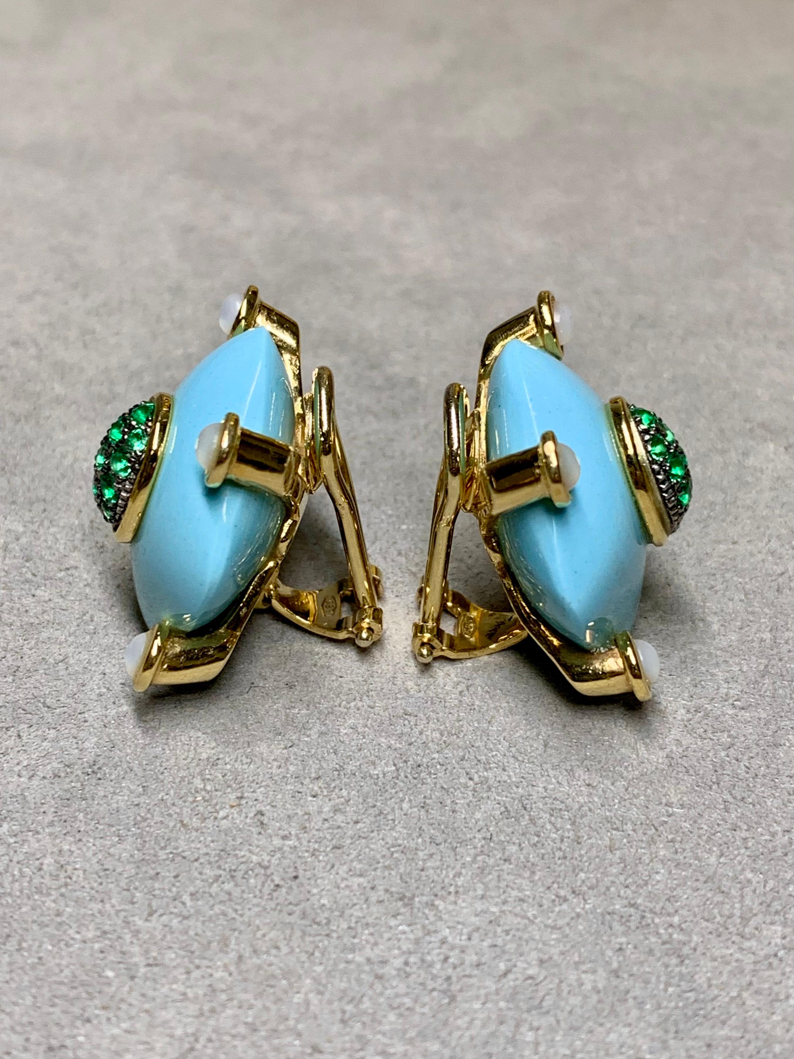 Estate 18K Carved Turquoise Cabochon Moonstone Emerald Geometric Huggie Earrings In Good Condition For Sale In Winter Springs, FL