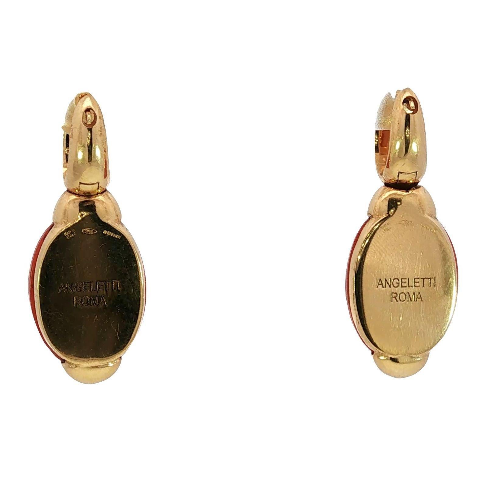 Orecchini pendenti di corallo Estate 18K di Angeletti Roma con accenti di diamanti in oro giallo in vendita 1