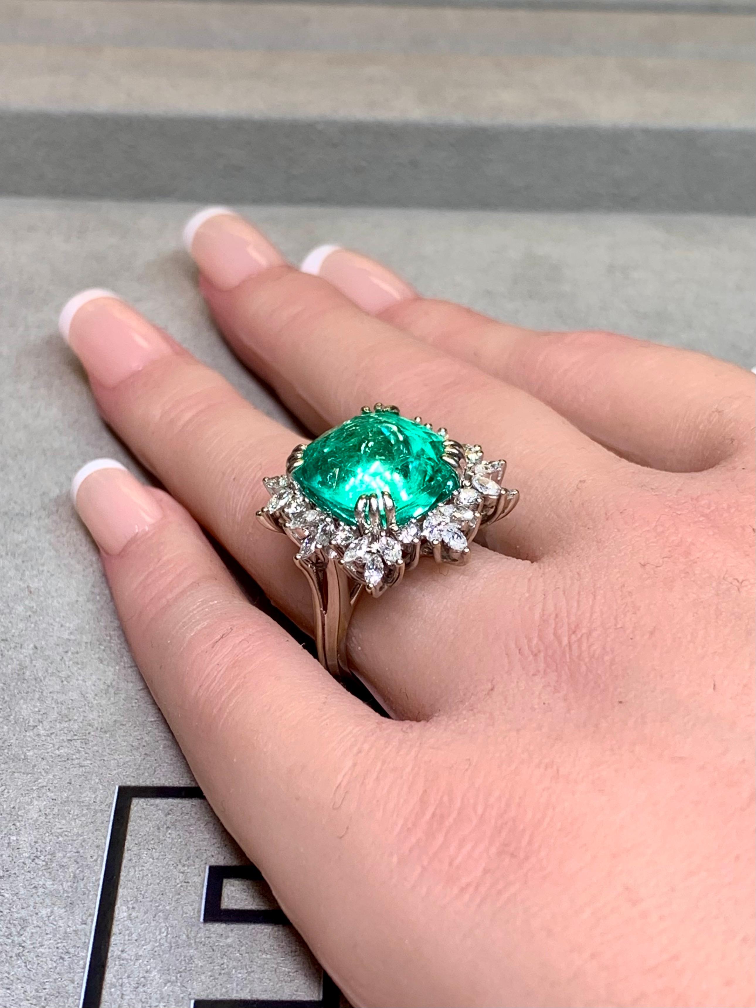 Anillo de cóctel grande de 18 quilates con diamantes talla marquesa y esmeralda 11,77 ct GIA en venta 12