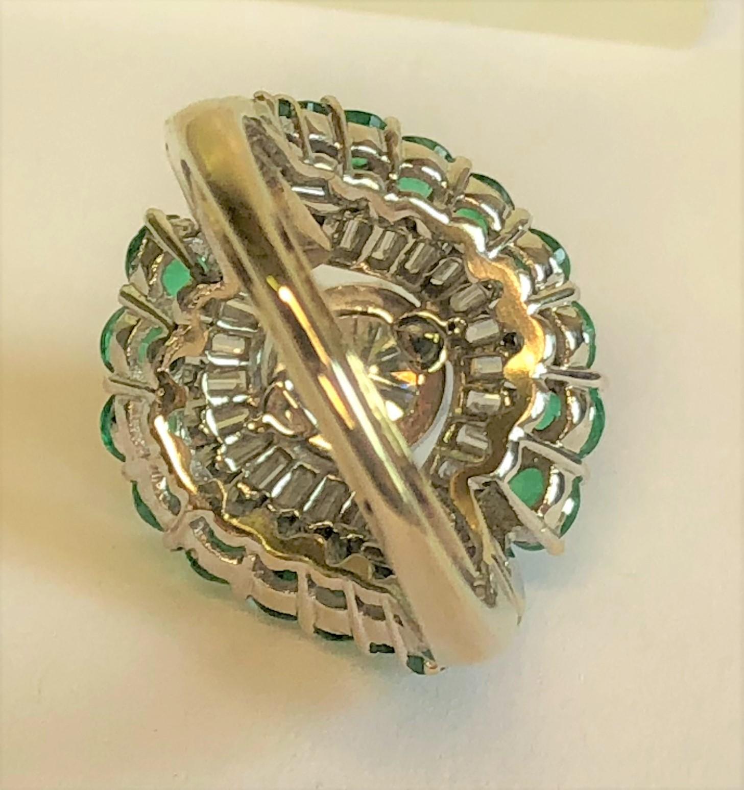 Estate 18K Diamond Emerald Ring In Excellent Condition For Sale In Cincinnati, OH