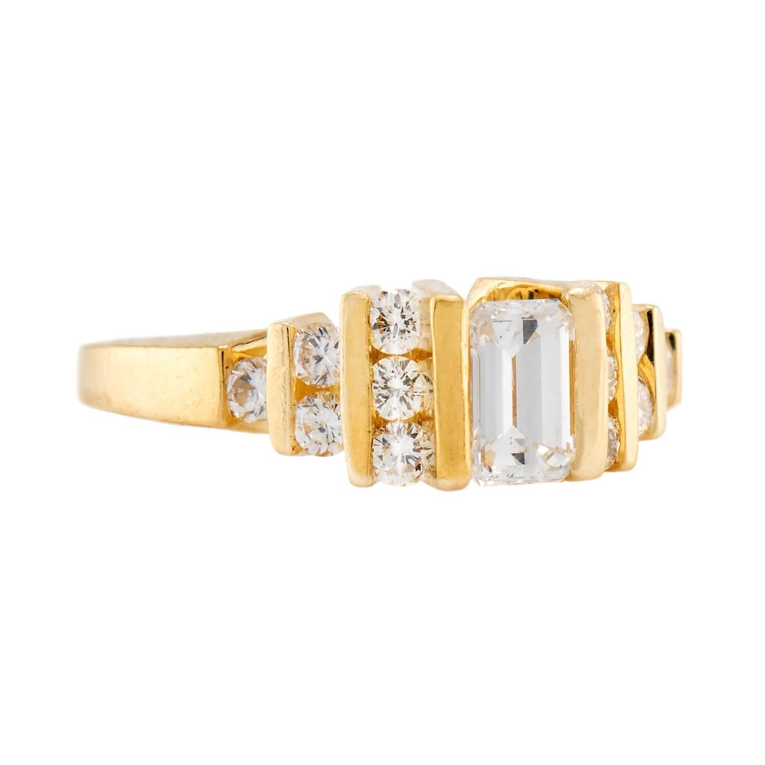 Estate 18k Diamond Engagement Ring Set In Good Condition For Sale In Narberth, PA
