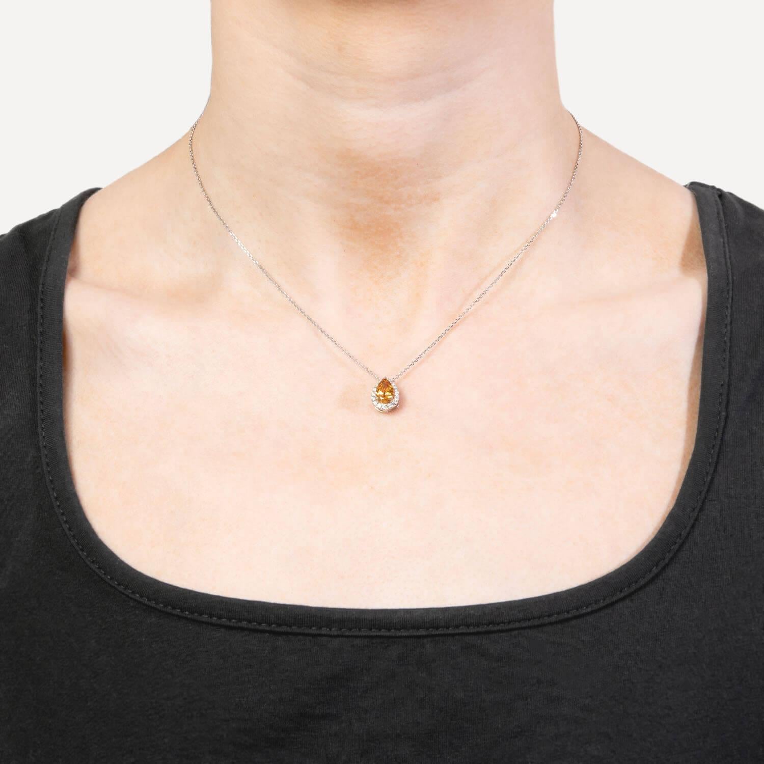 Collana con diamante a raggiera Estate 18k In condizioni buone in vendita a Narberth, PA