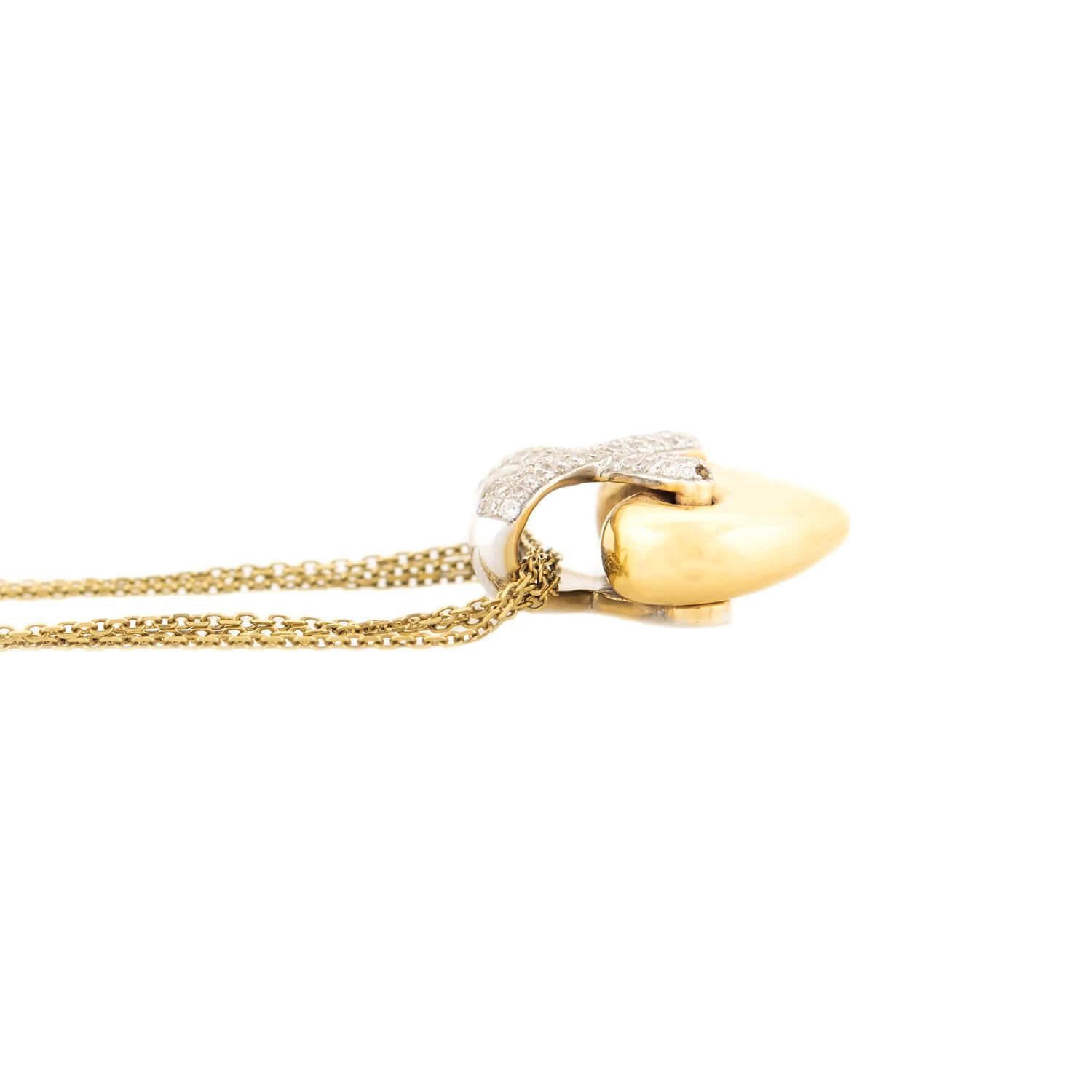 Moderno Estate 18k Diamond Heart Pendant Necklace in vendita