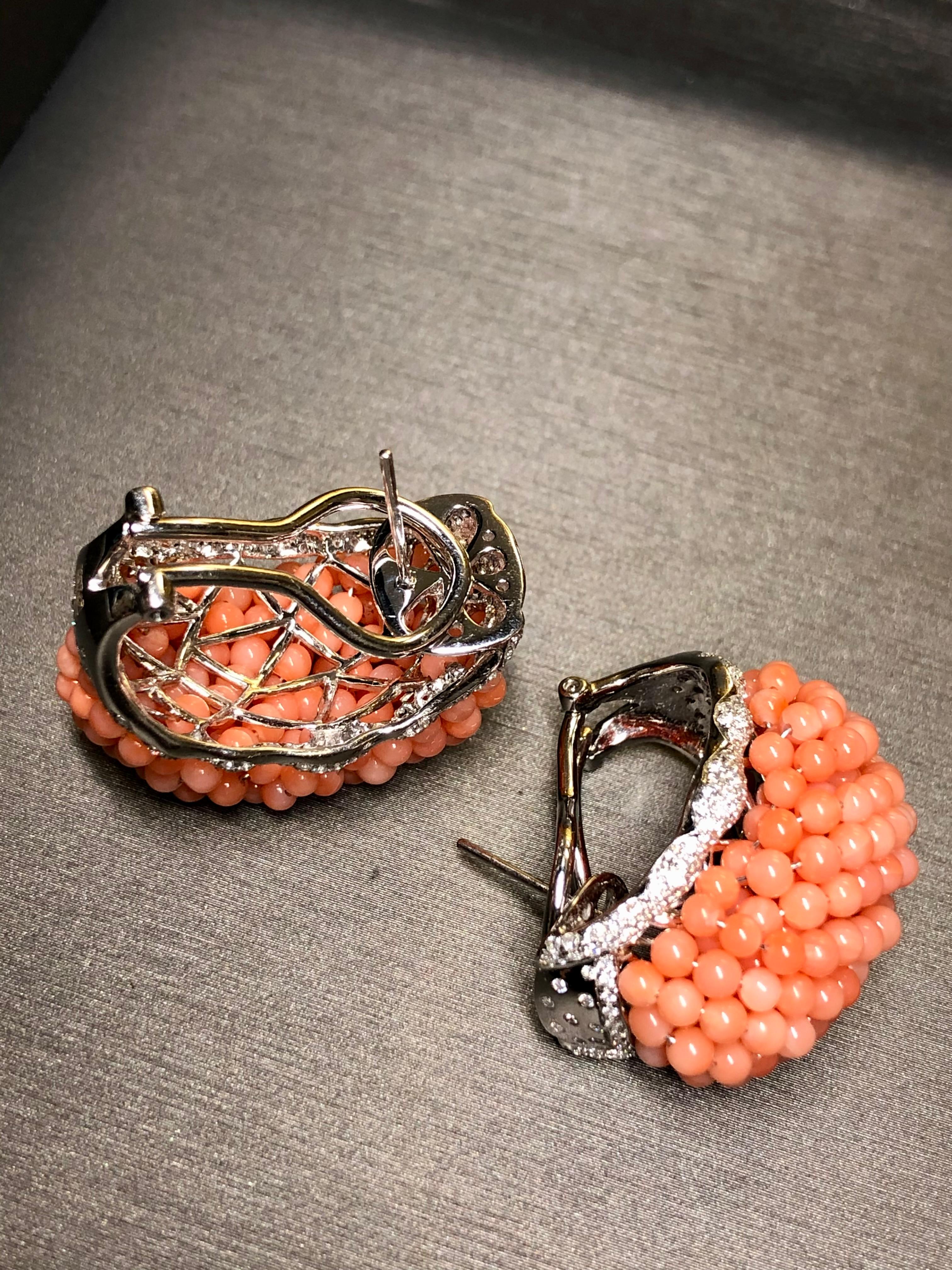 Round Cut Estate 18K Diamond Pink Coral Bead Large Huggie Shrimp Earrings Omega Backs For Sale