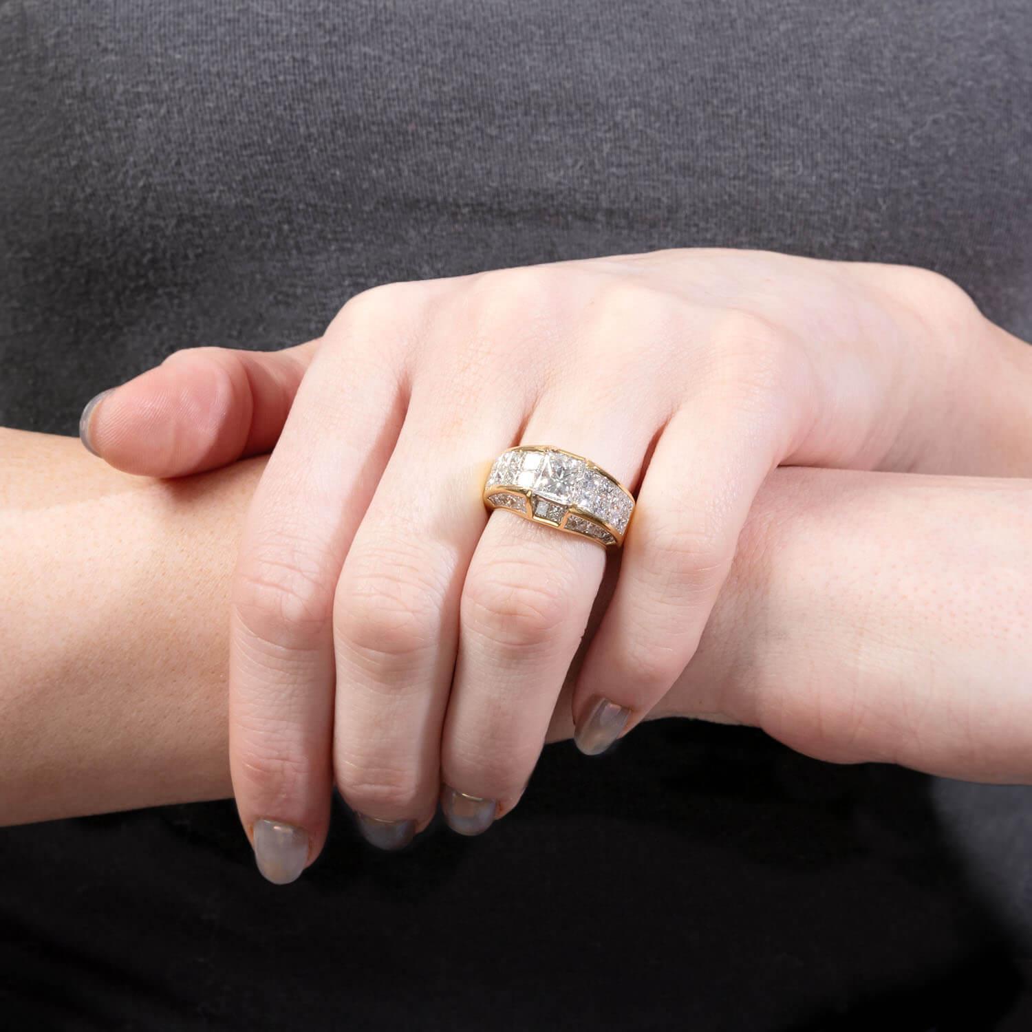 Estate 18k Diamond Statement Ring In Good Condition For Sale In Narberth, PA