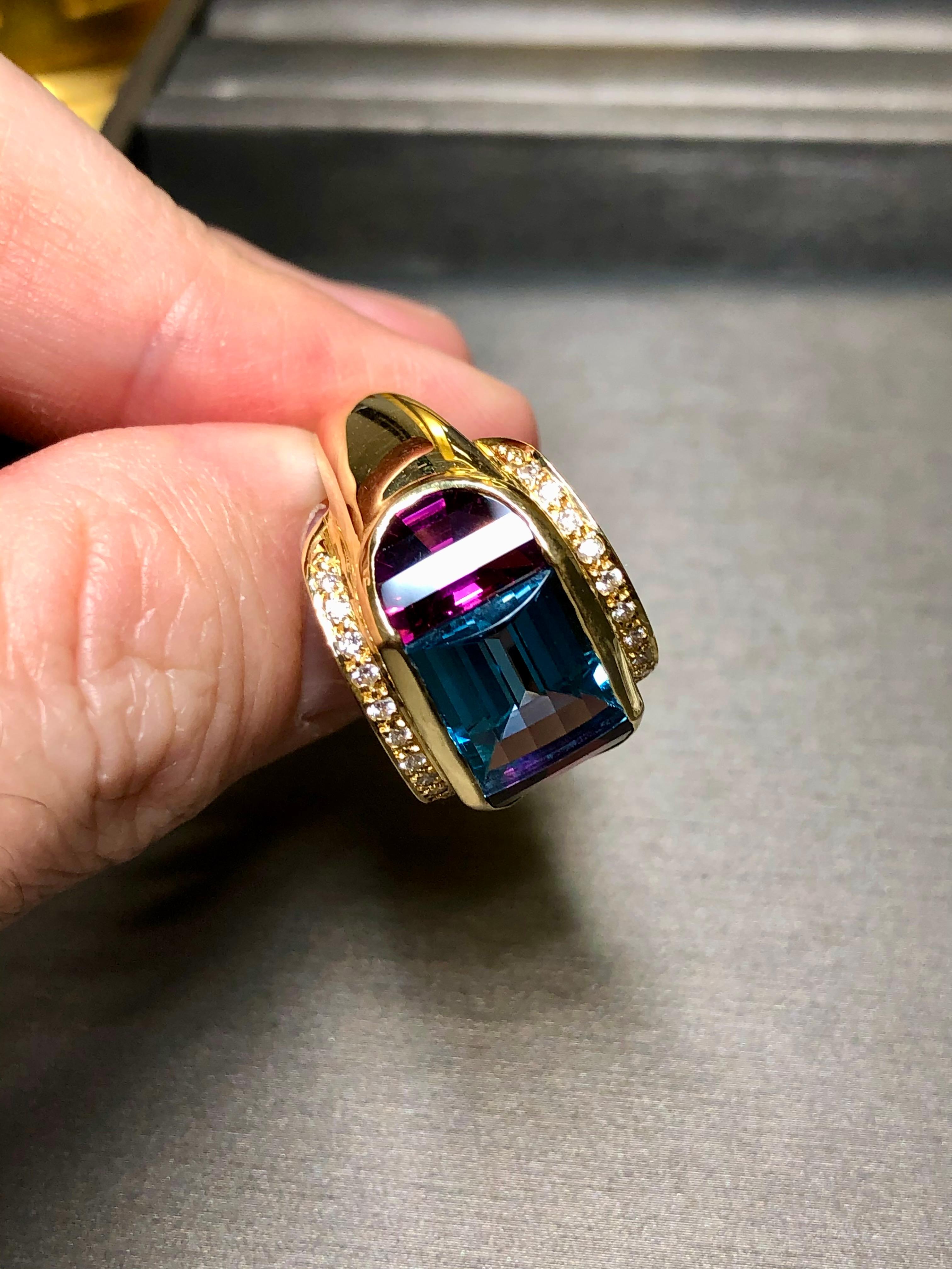 Nachlass 18K Diamant Topas + Rhodolith Granat Drei Stein Fancy Cut Cocktail-Ring  im Zustand „Gut“ im Angebot in Winter Springs, FL