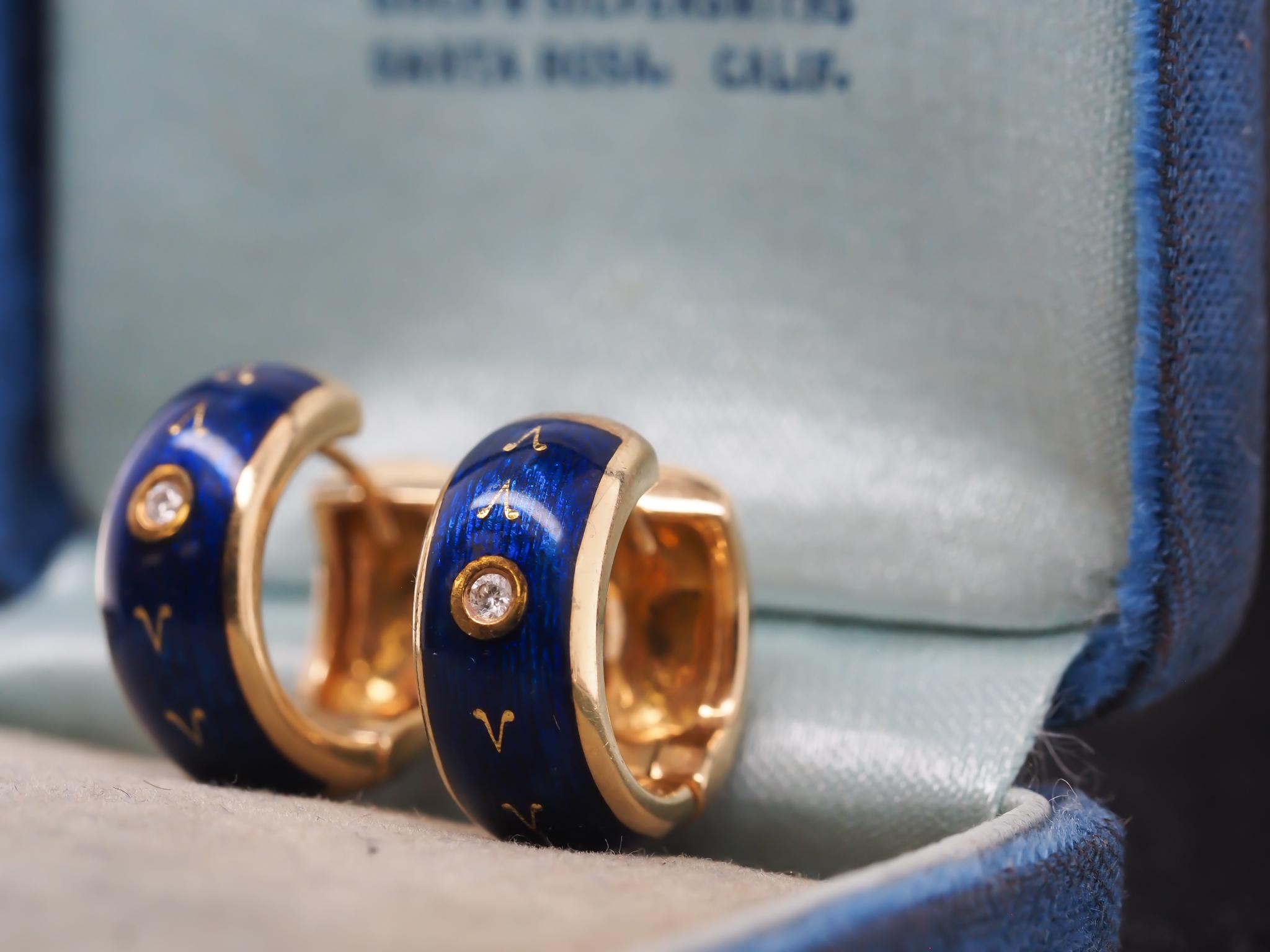 Orecchini a cerchio con smalto e diamanti Faberge 18K - VHK#244a in vendita 3