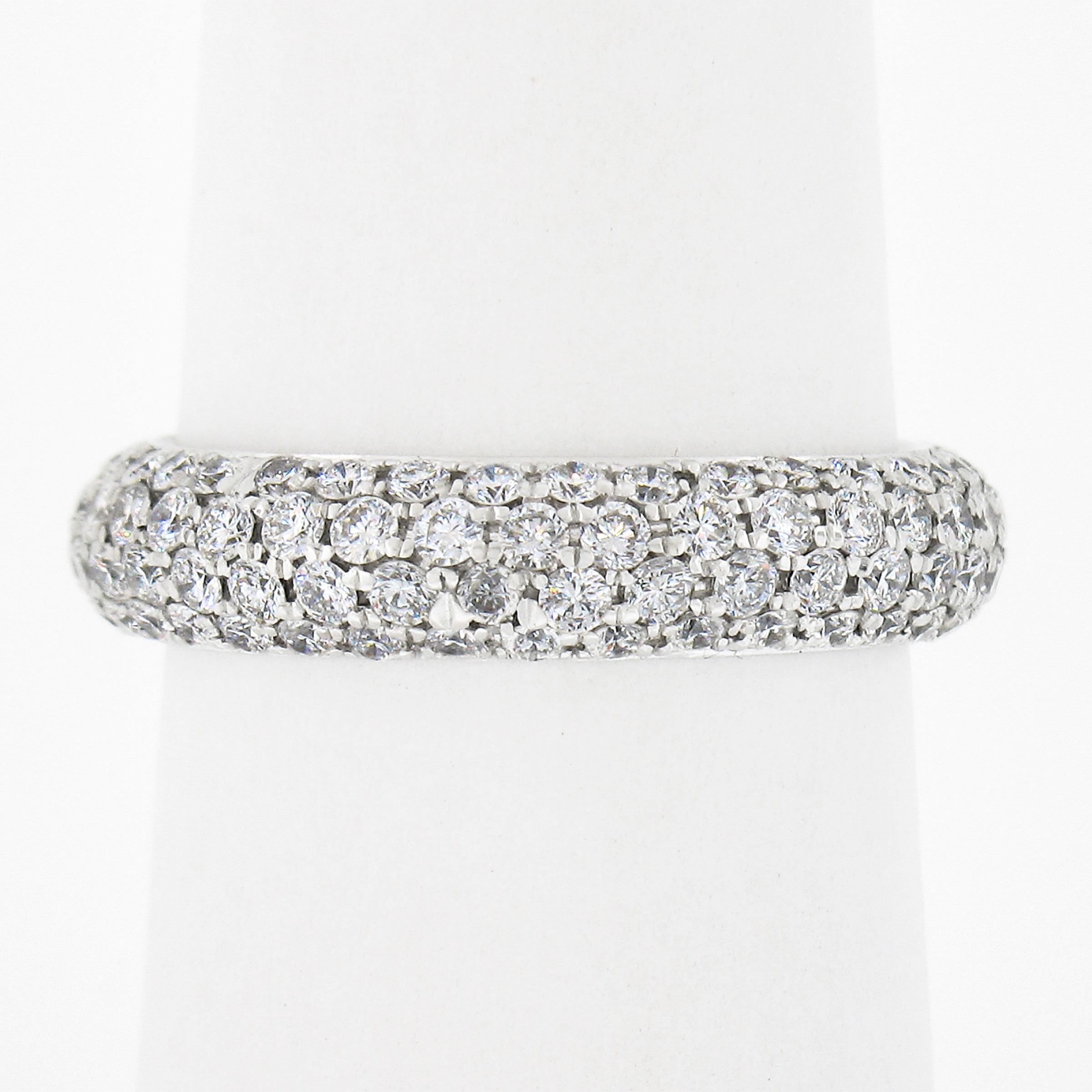 Nachlass 18k Gold 1,81 Karat Pave Diamant gewölbter Eternity-Ring mit 4 Reihen im Zustand „Hervorragend“ im Angebot in Montclair, NJ