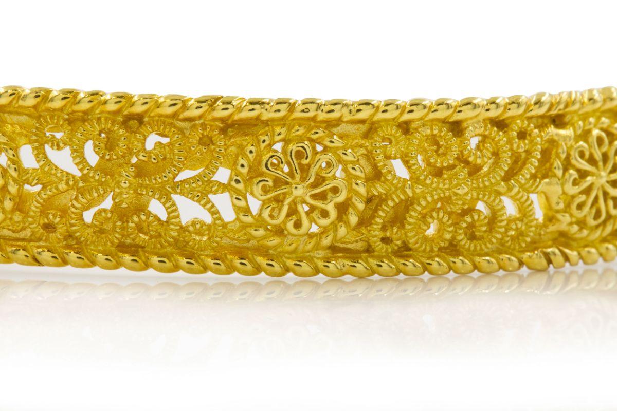 Estate 18K Gold Bangle Bracelet by Cynthia Bach For Sale 2