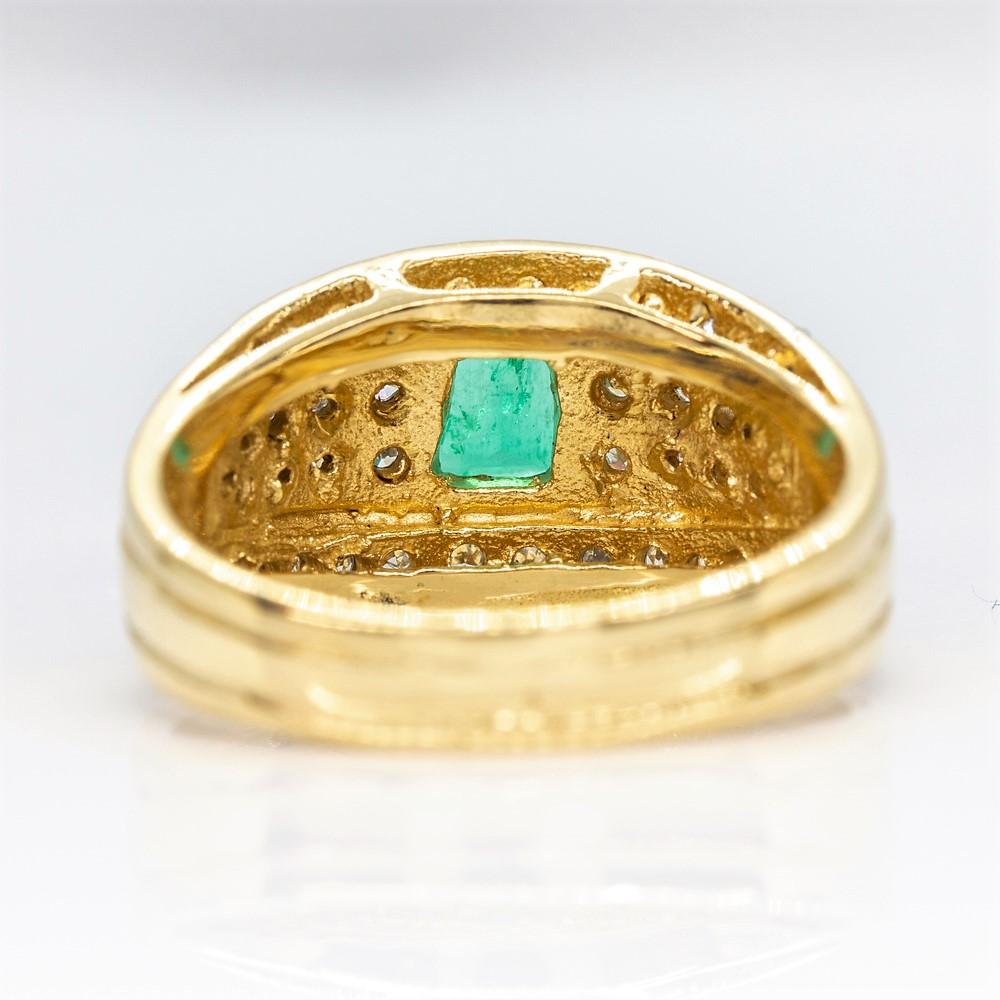 Art Deco Estate 18 Karat Gold Emeralds and Diamonds Ring