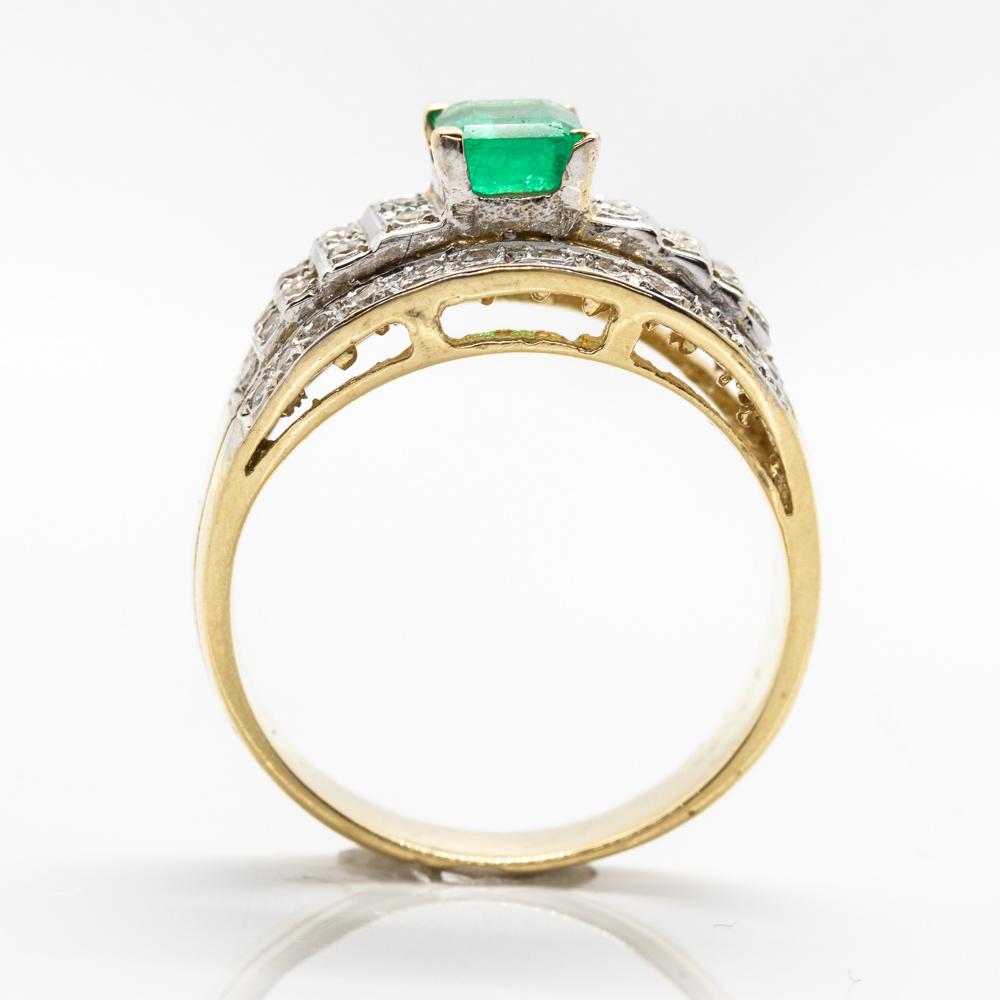 Women's or Men's Estate 18 Karat Gold Emeralds and Diamonds Ring